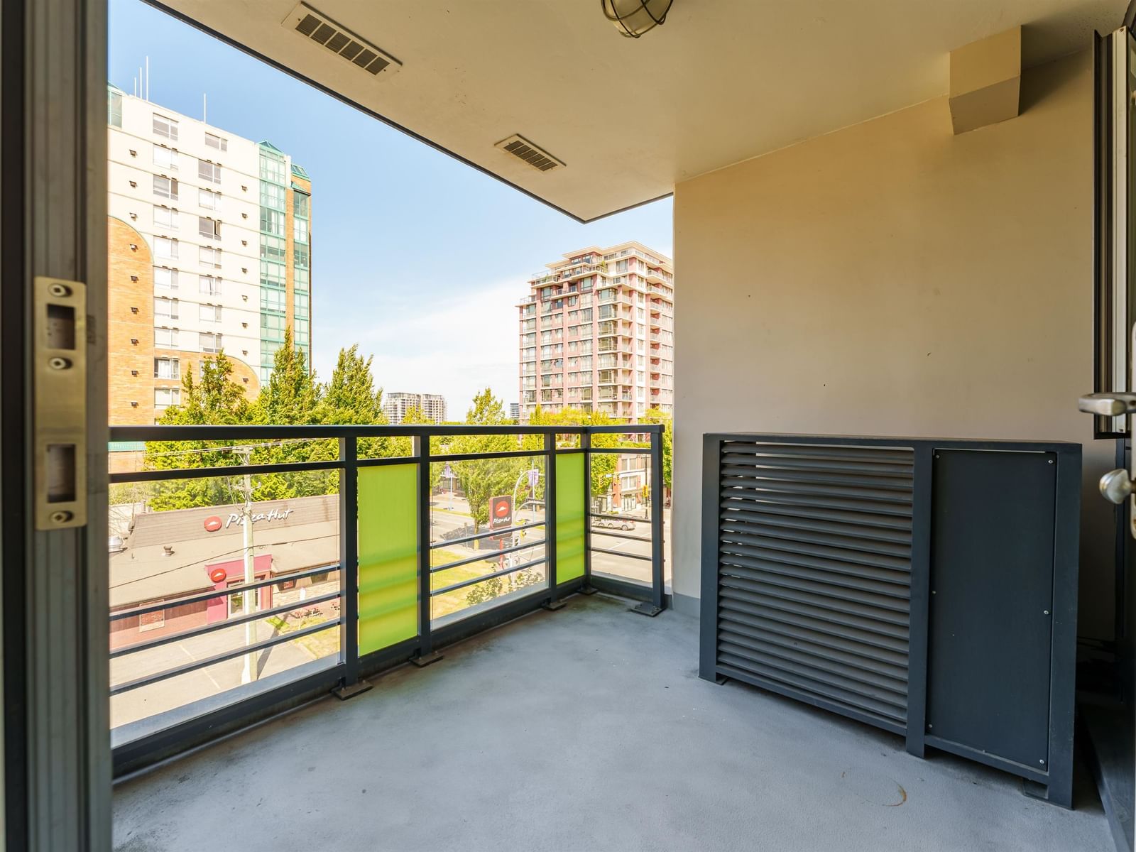 Listing Image 19