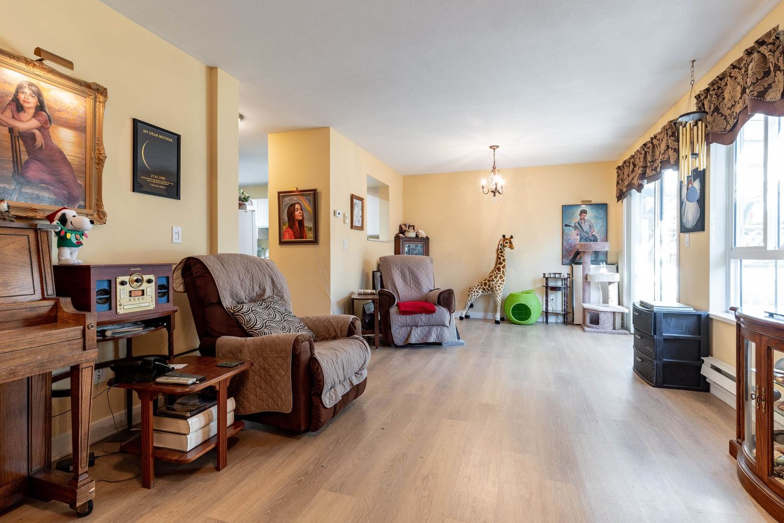 Listing Image 14