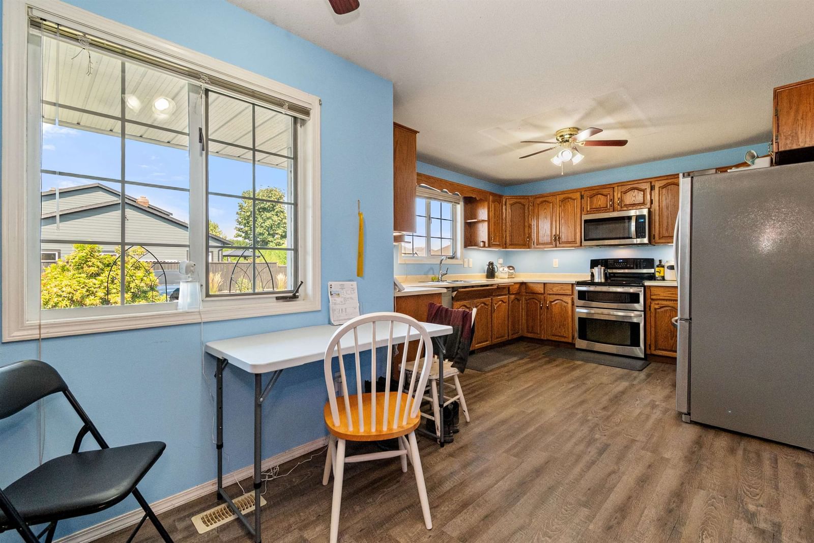 Listing Image 11