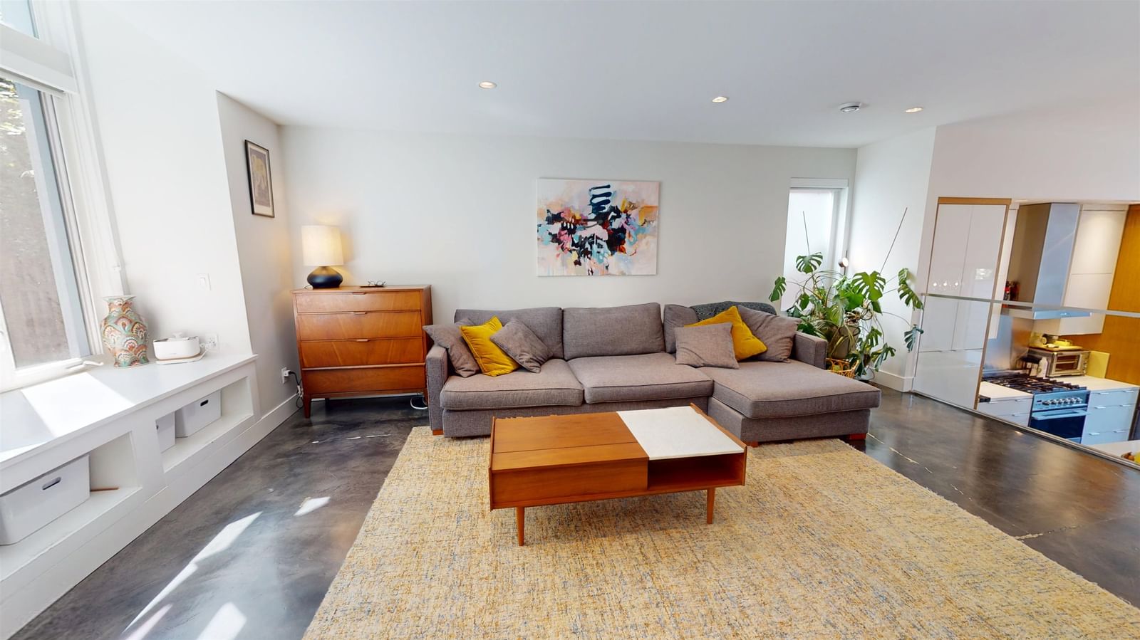 Listing Image 5