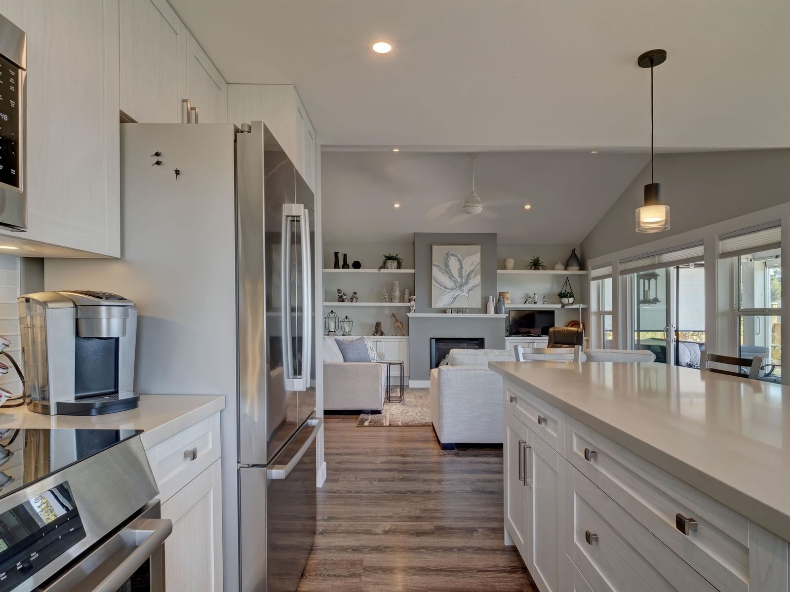 Listing Image 12