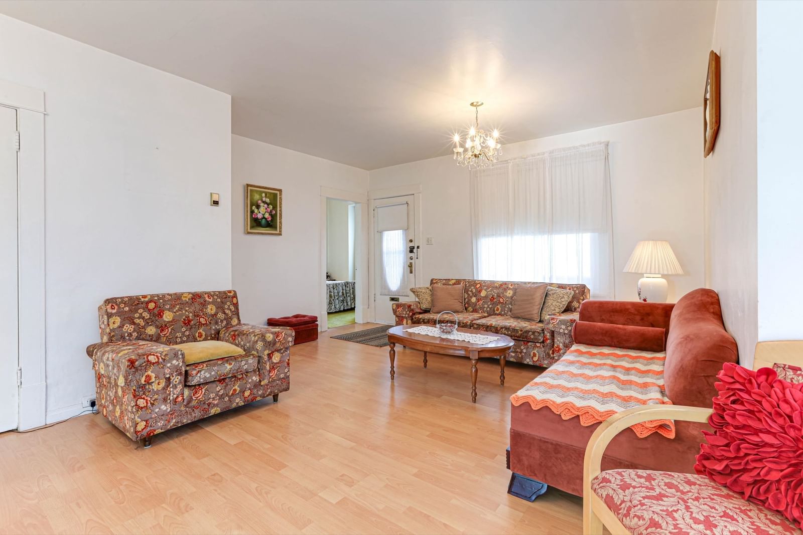 Listing Image 5