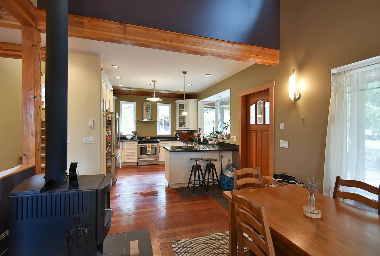 Listing Image 9