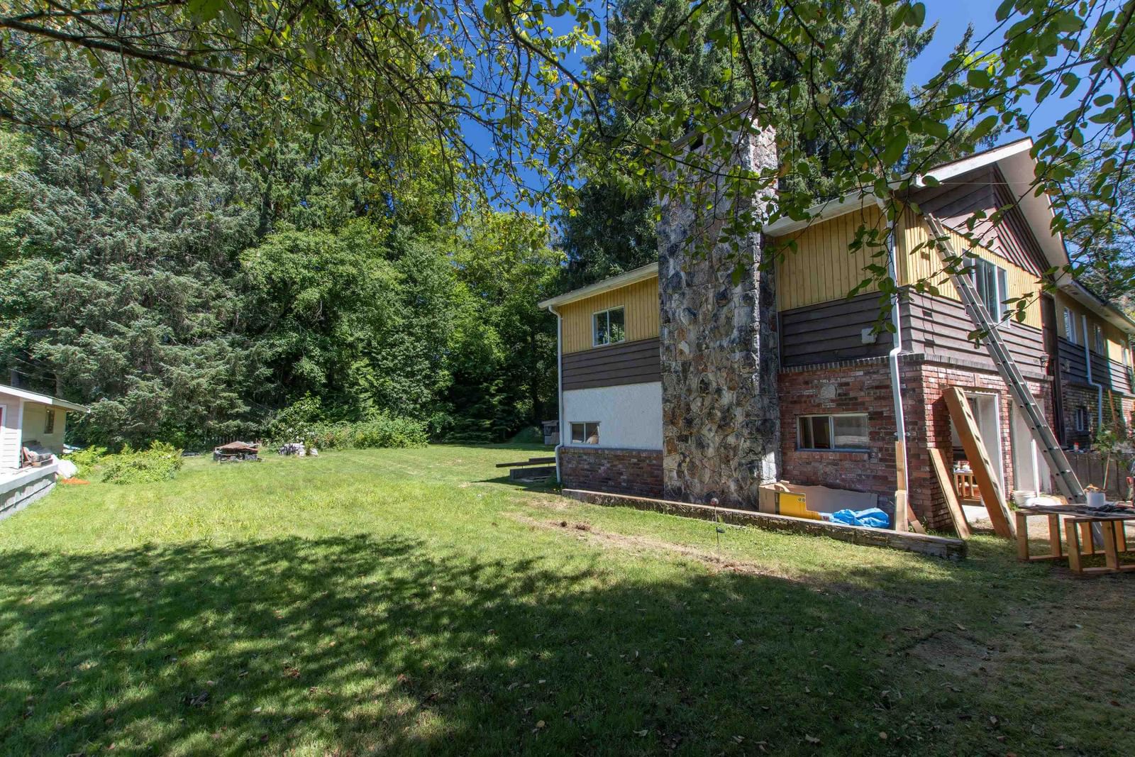 Listing Image 4