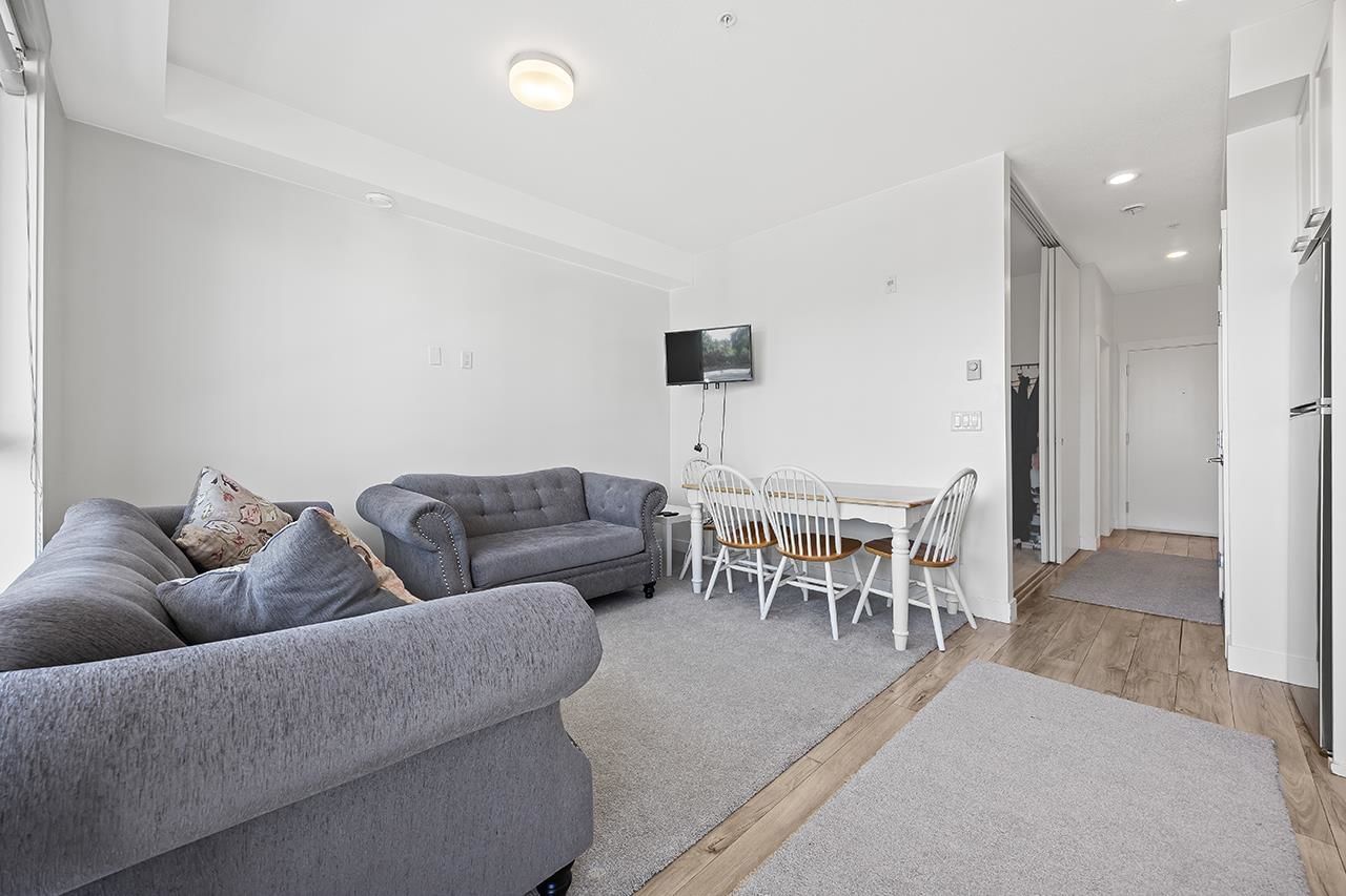 Listing Image 10