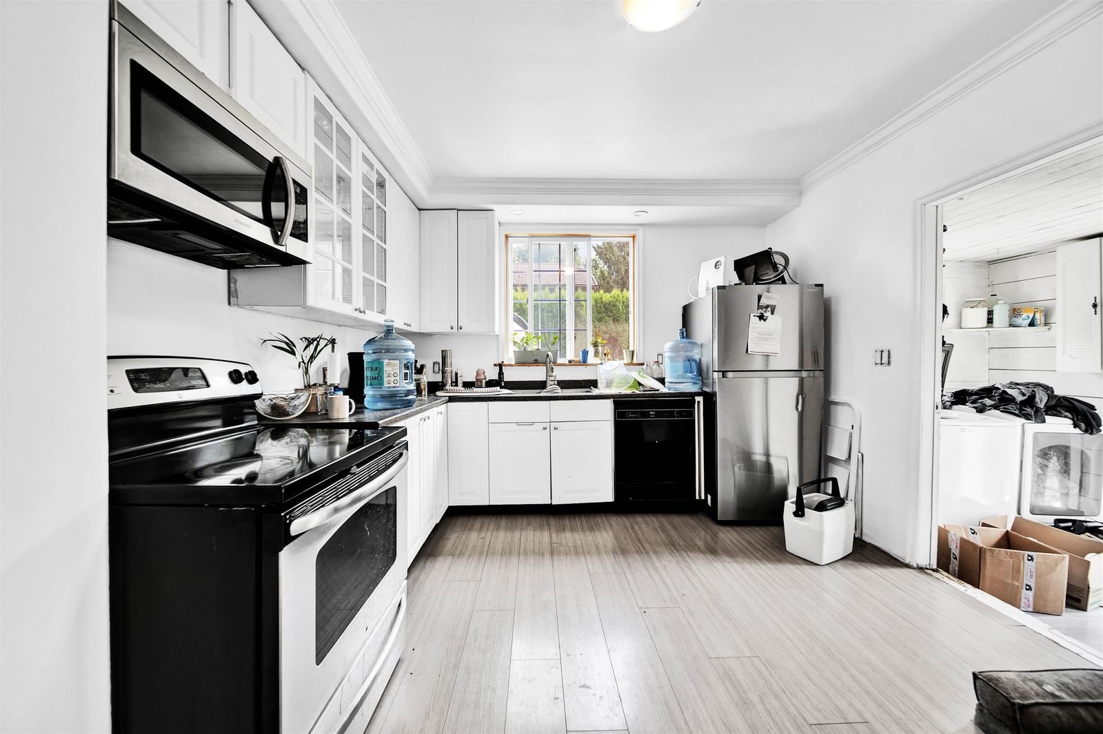 Listing Image 6