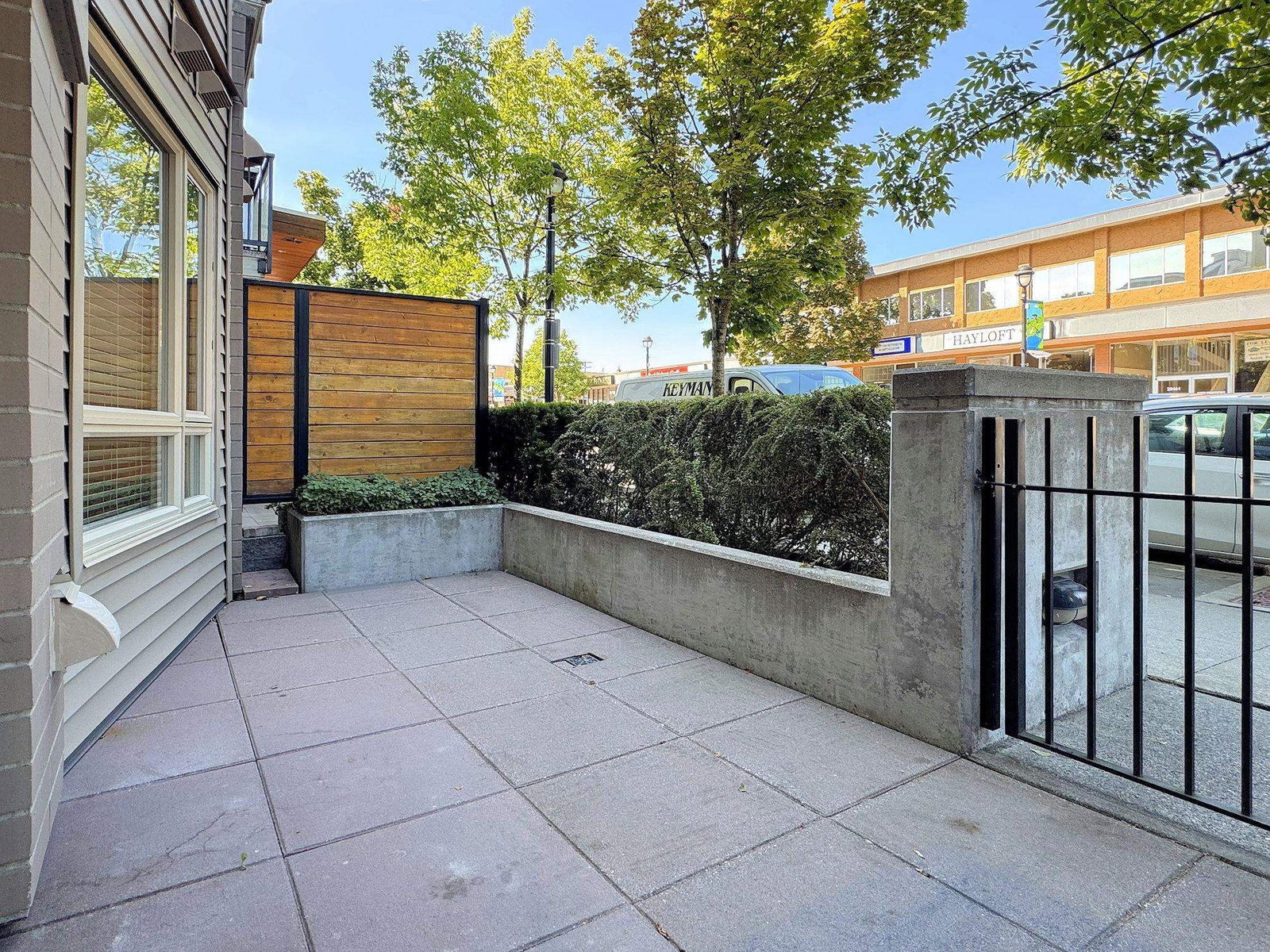 Listing Image 14