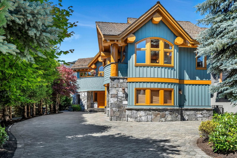 8059 Nicklaus North Boulevard, Whistler, V8E 1J7 | Image 2
