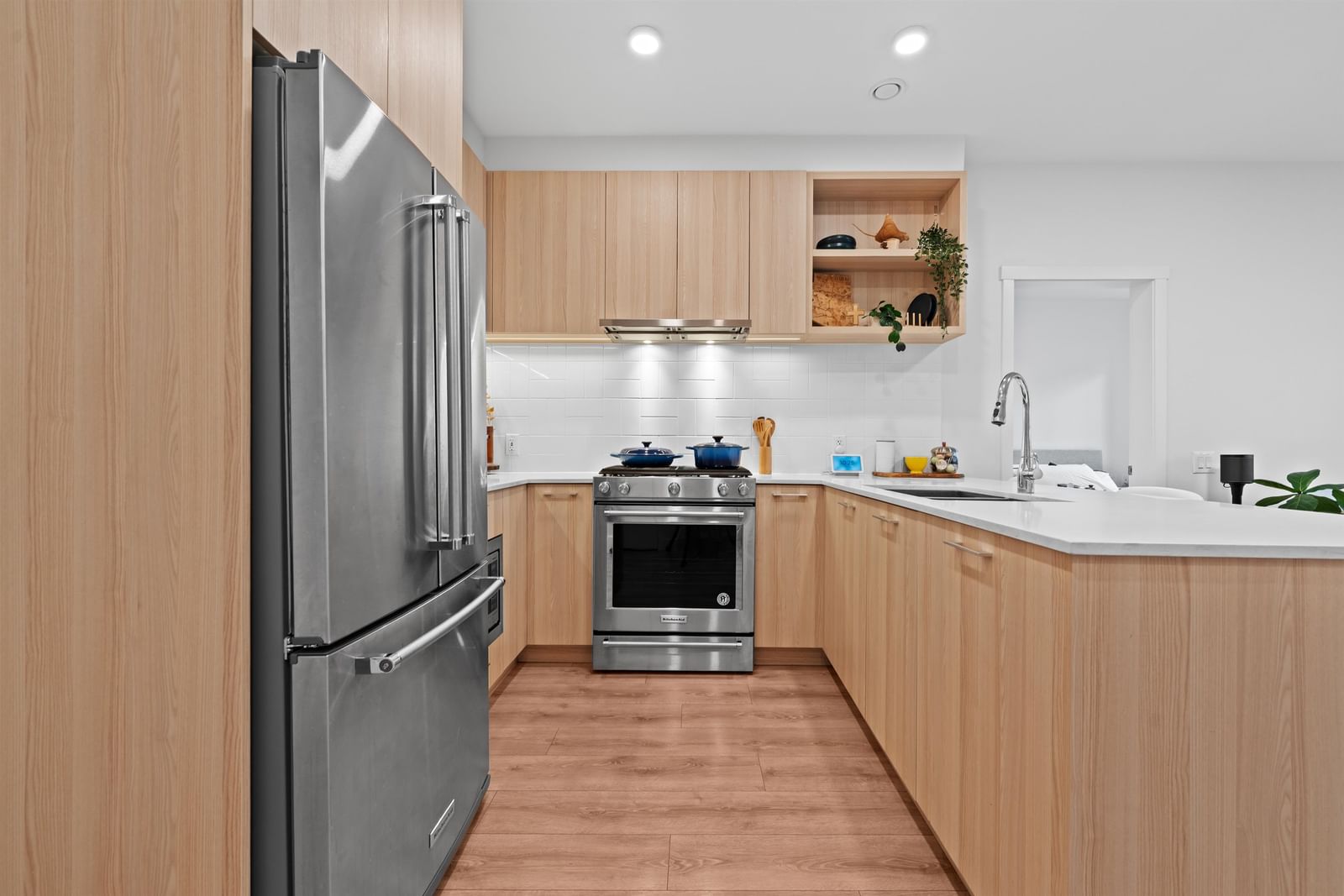 Listing Image 6