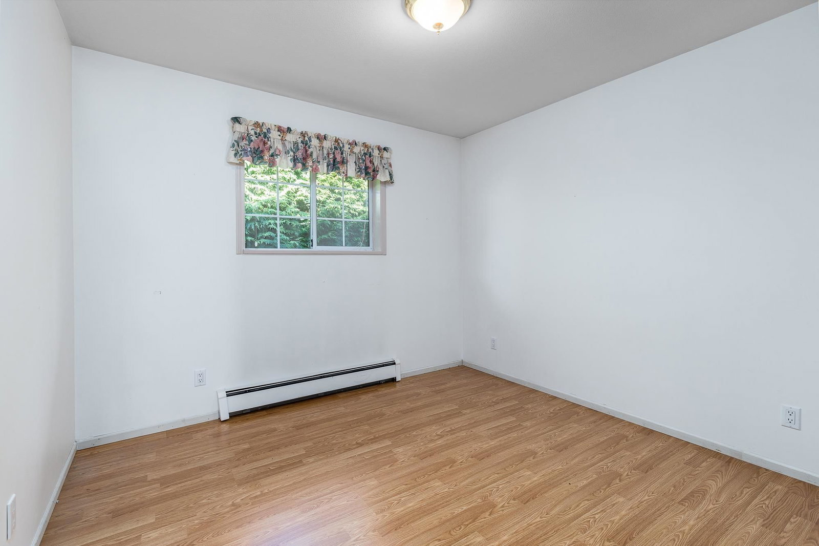 Listing Image 24