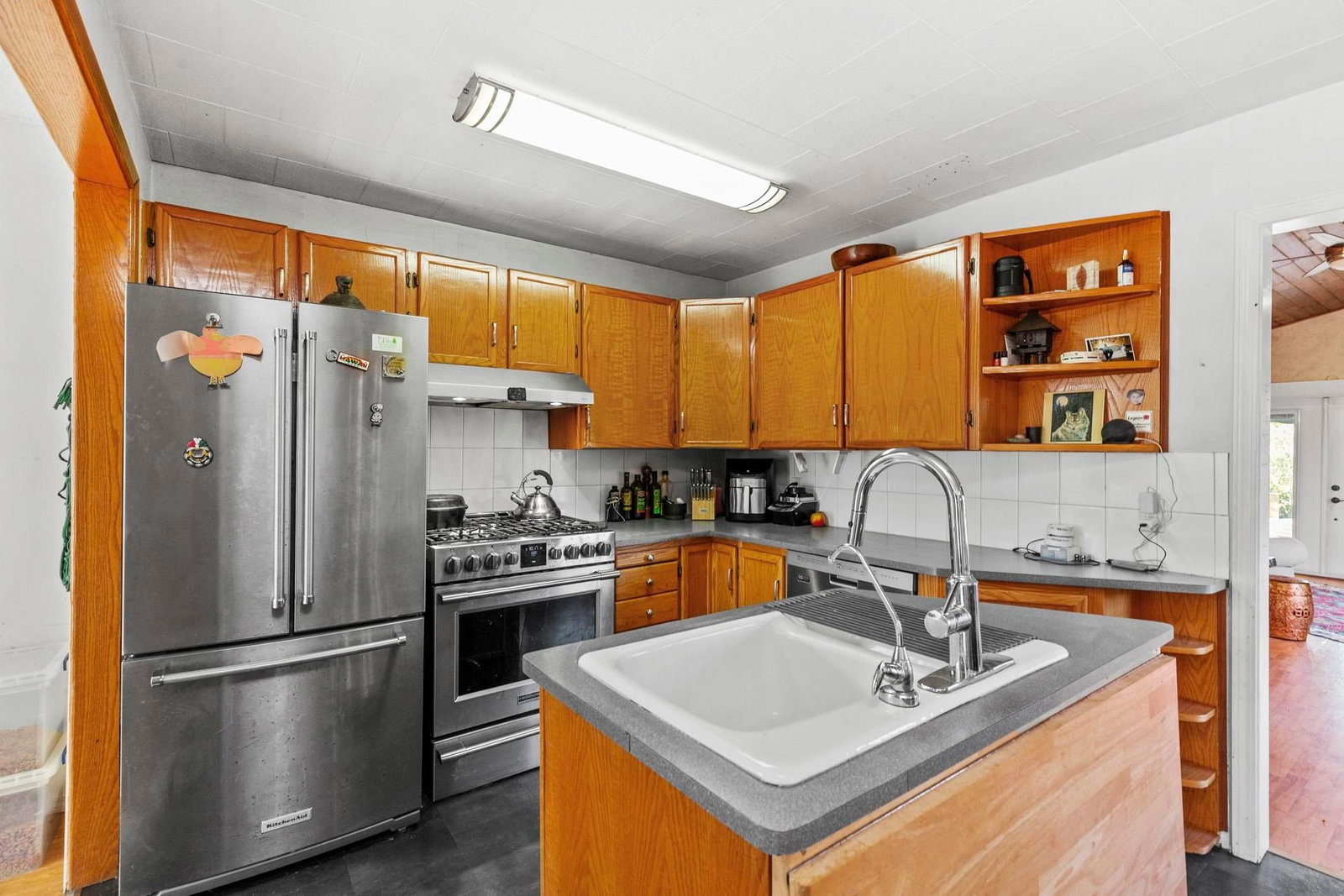 Listing Image 9