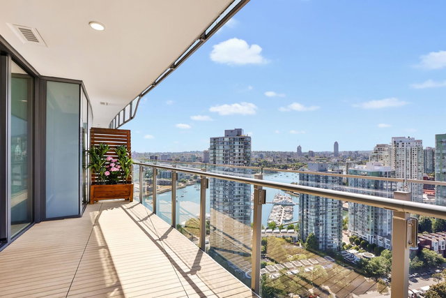 2820 - 89 Nelson Street