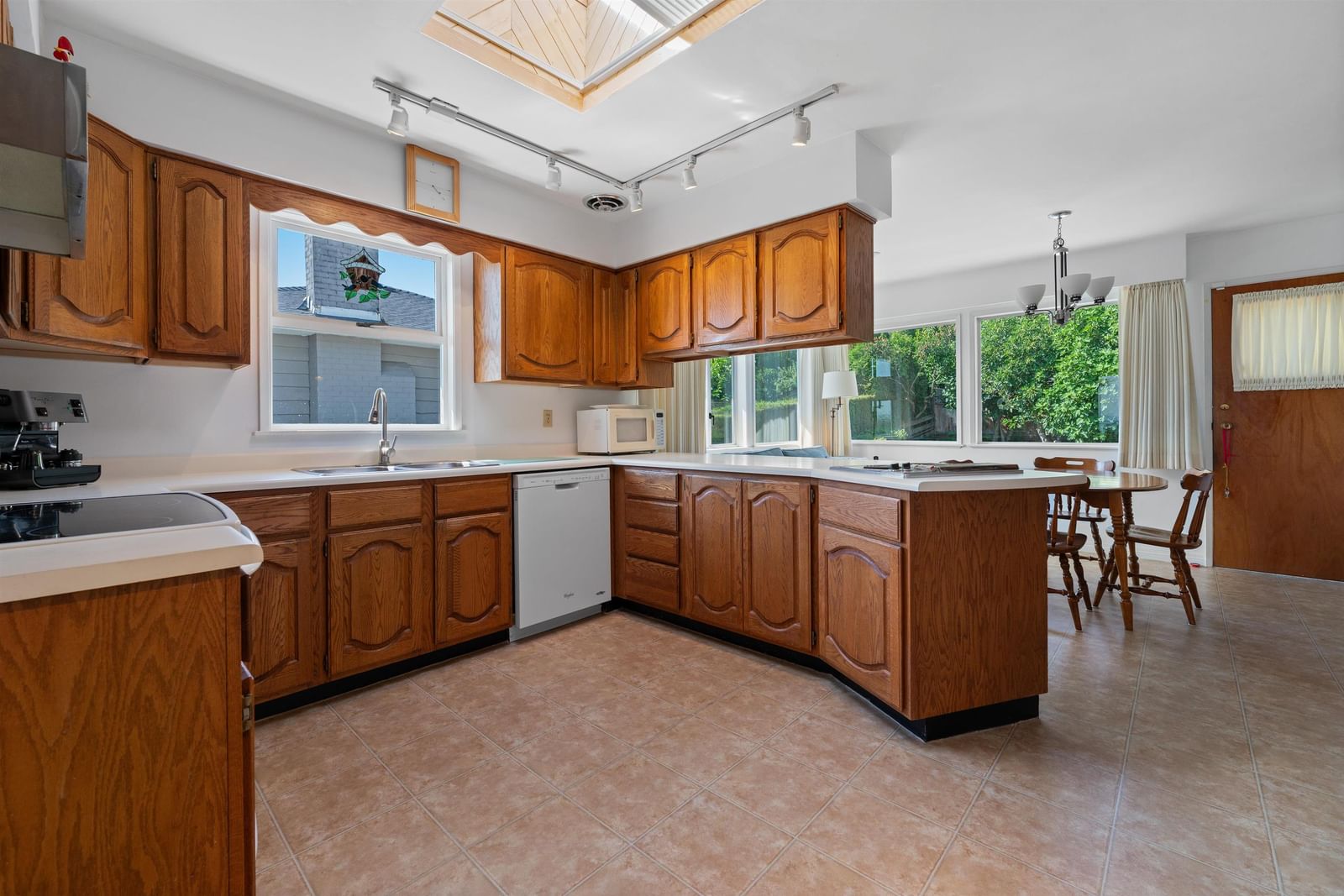 Listing Image 13