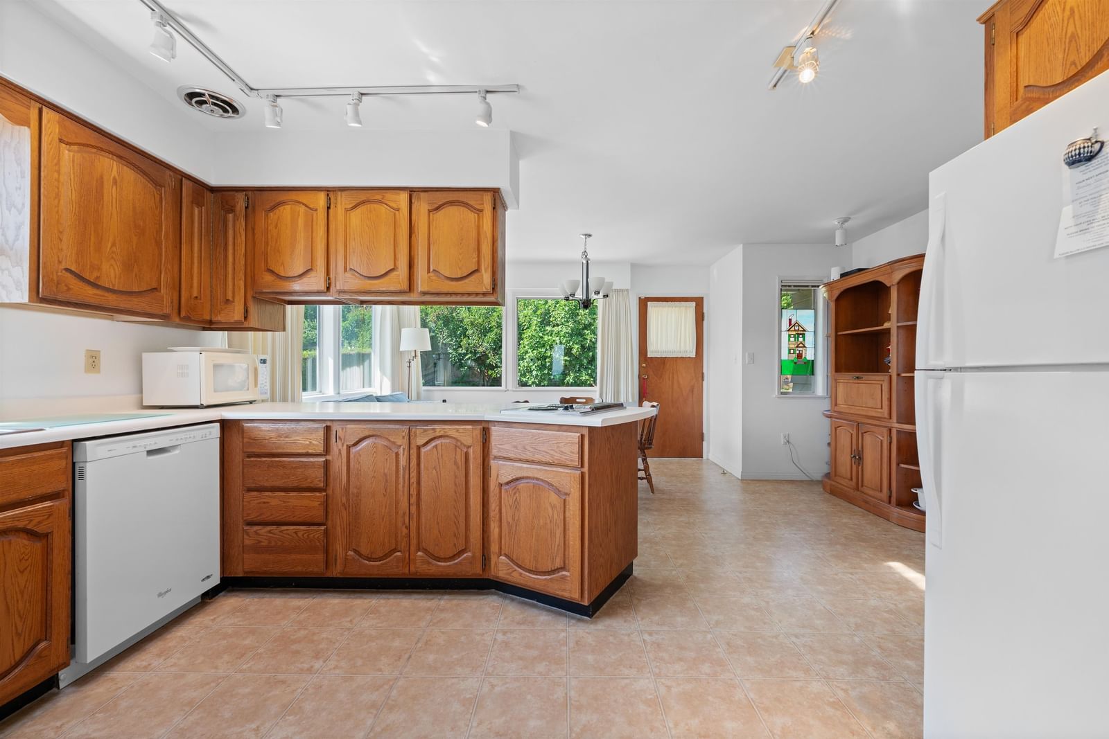 Listing Image 14