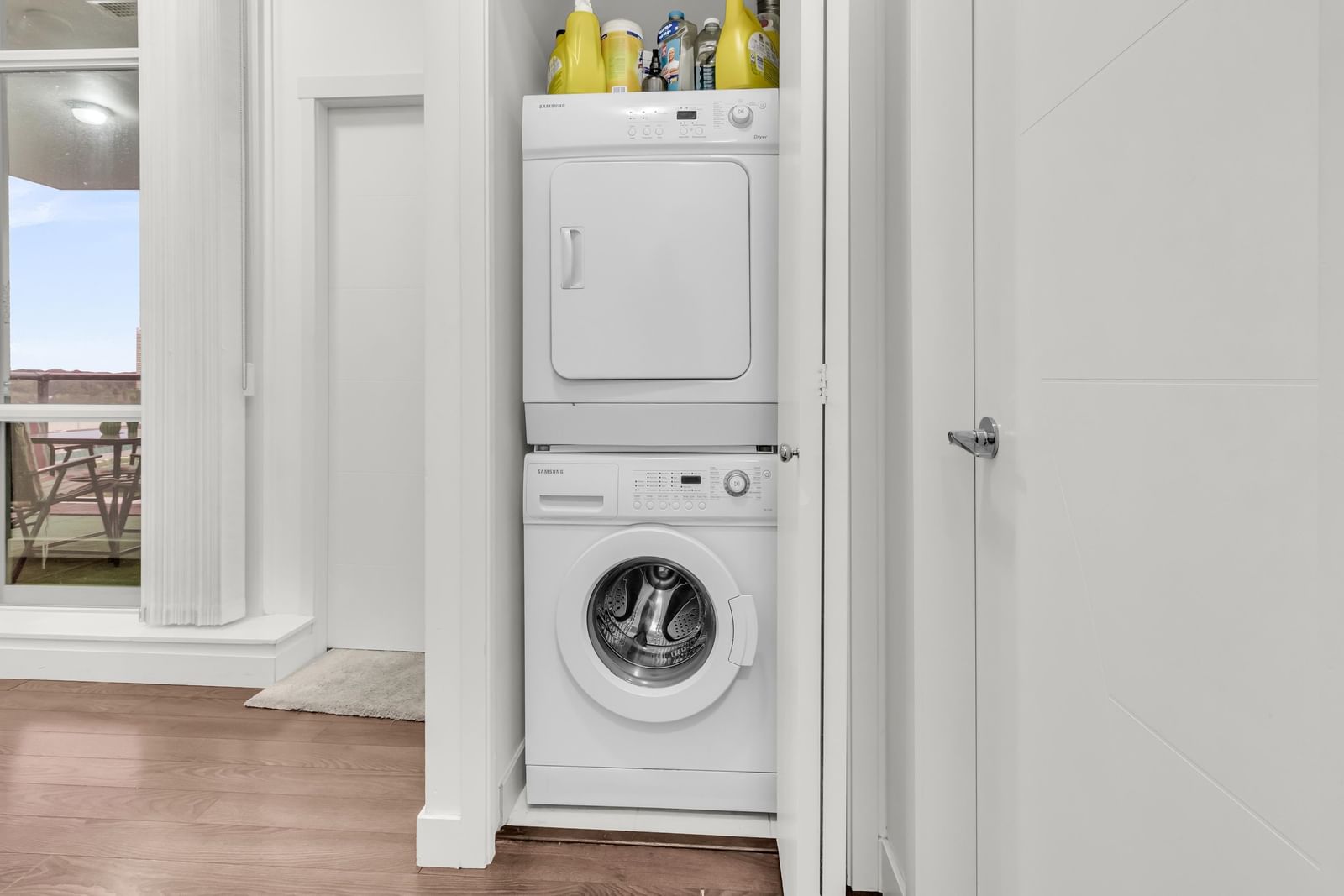 Listing Image 12