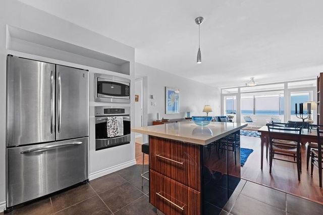 64 - 2212 Folkestone Way