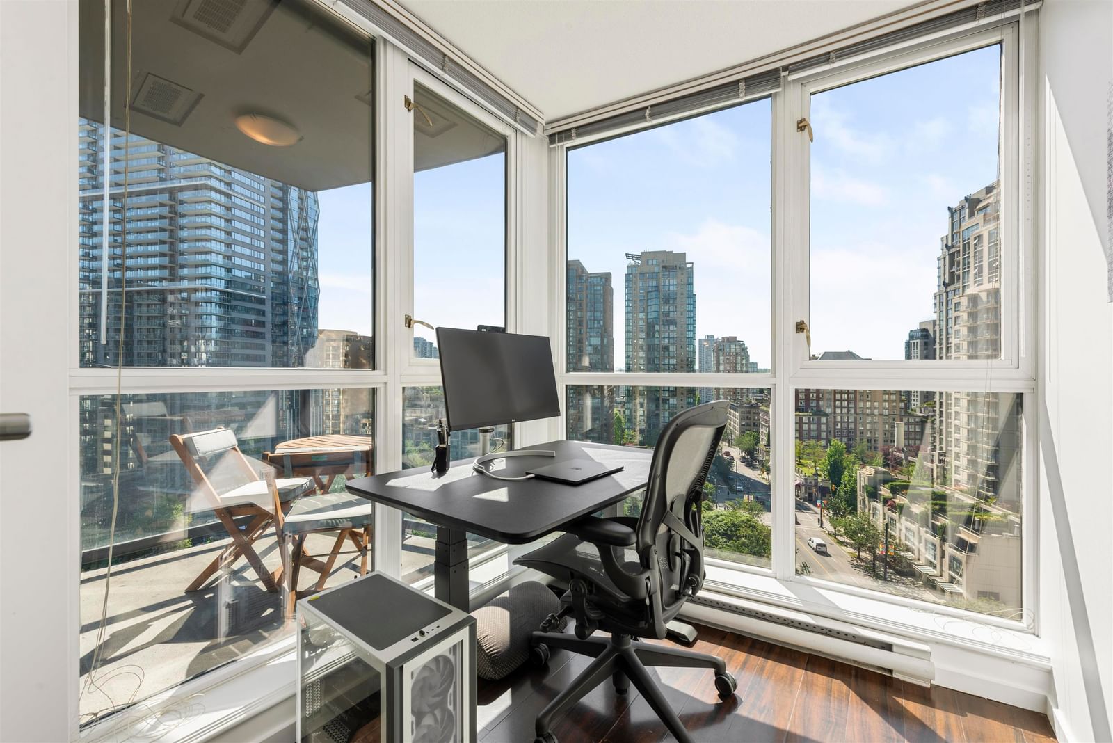 Listing Image 10