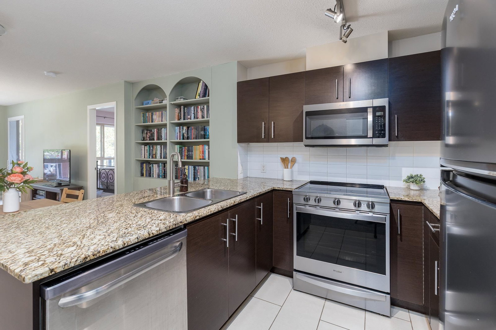 Listing Image 9