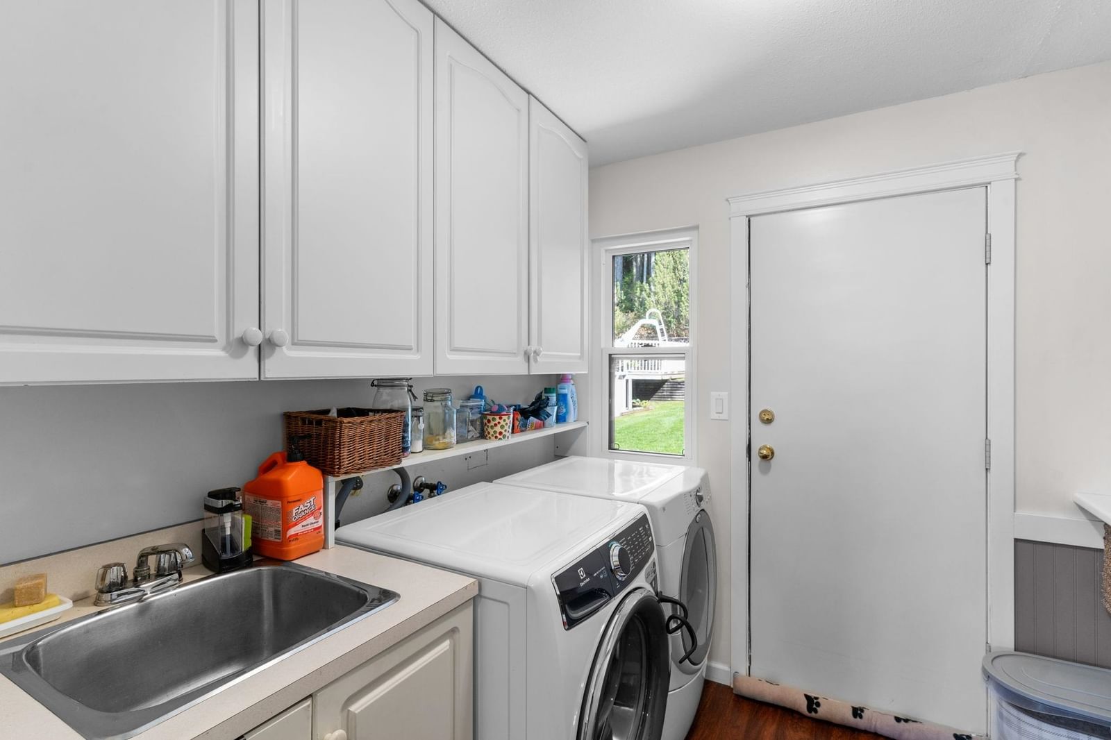 Listing Image 16