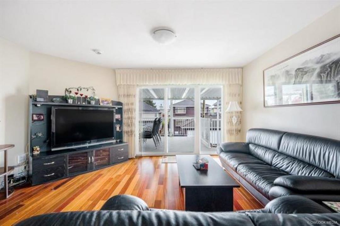 Listing Image 10