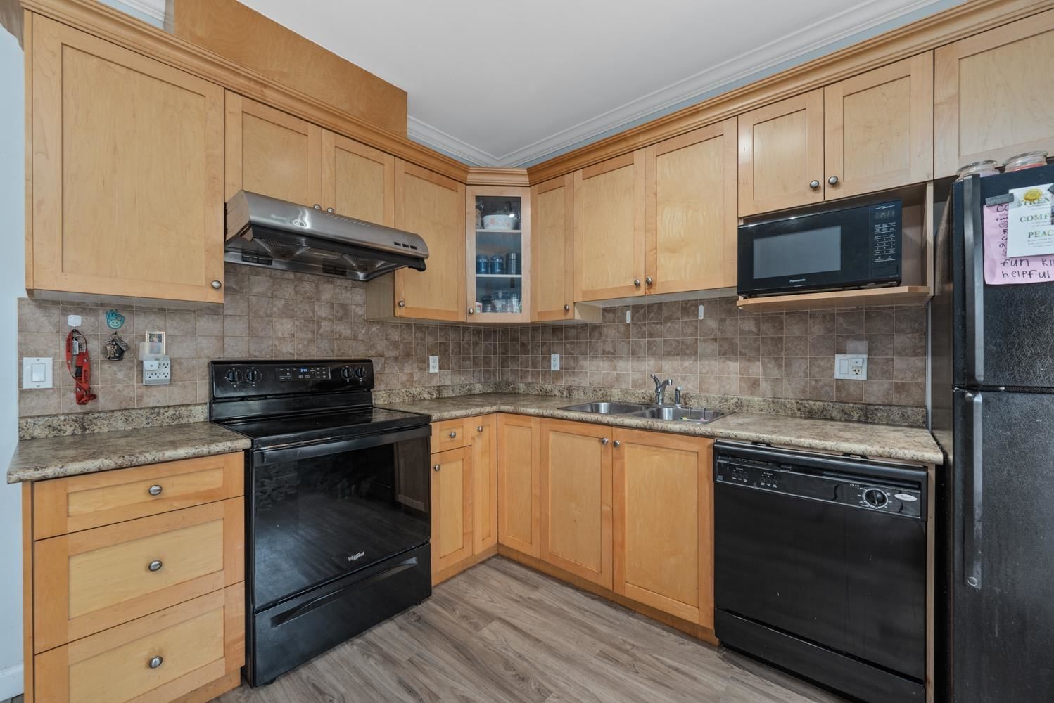 Listing Image 12