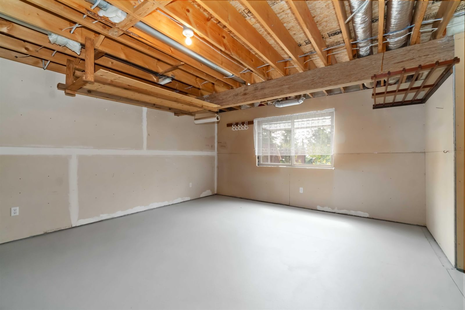 Listing Image 30