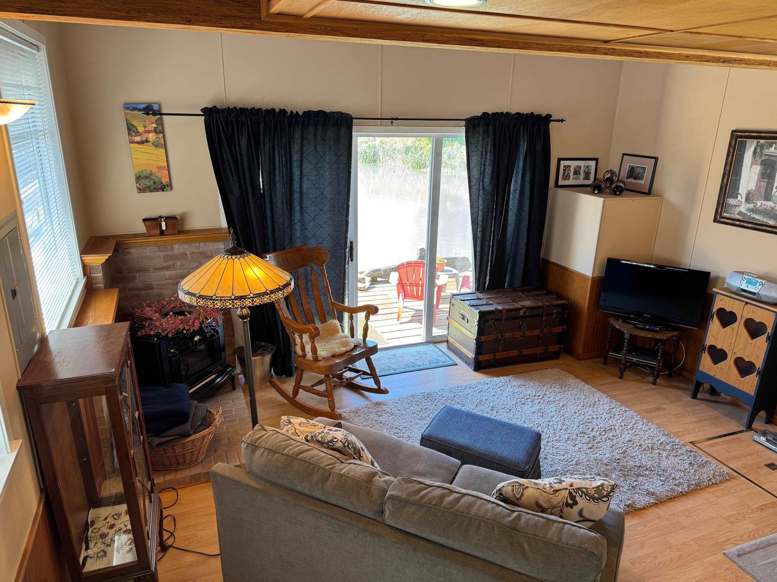Listing Image 6