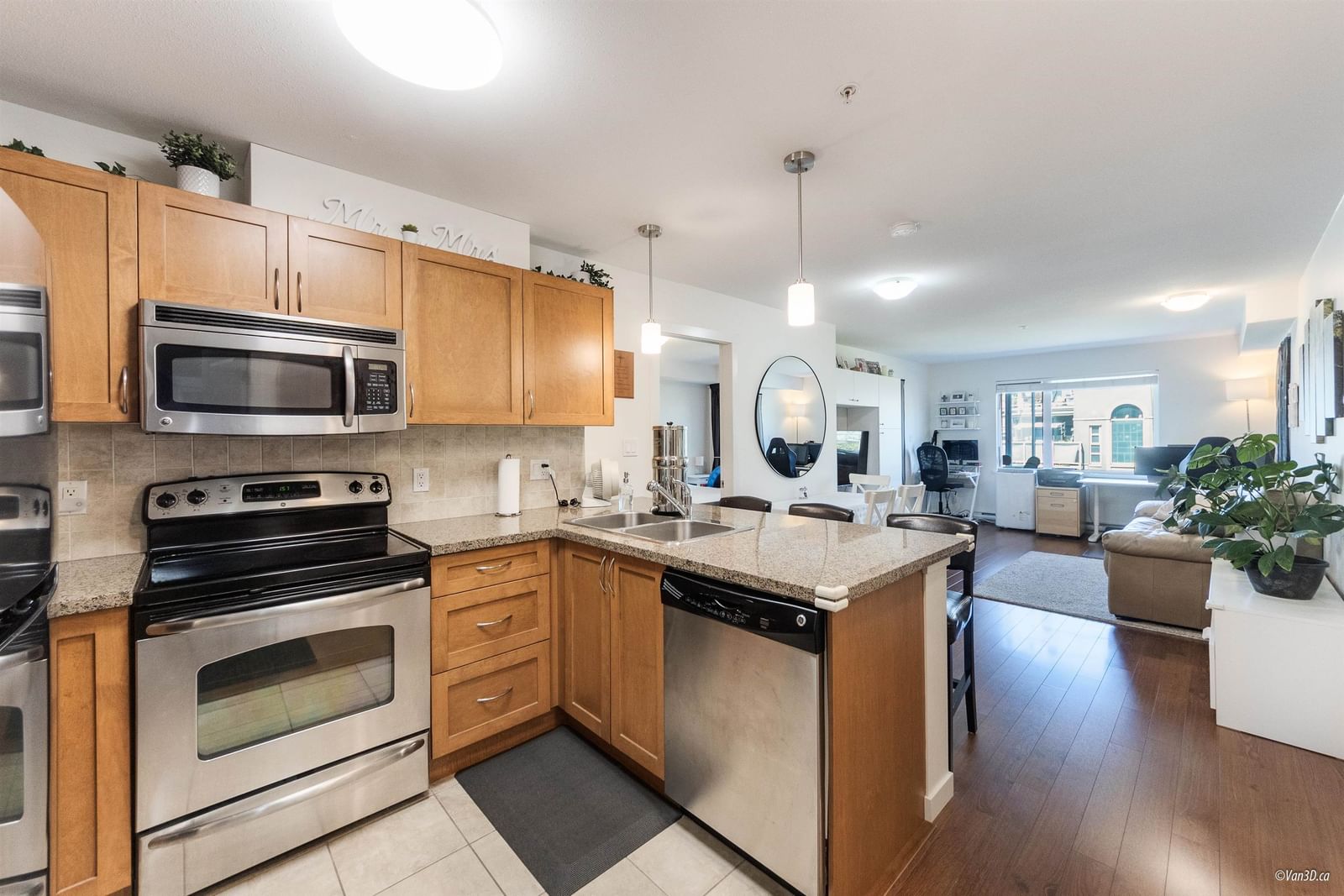 Listing Image 12