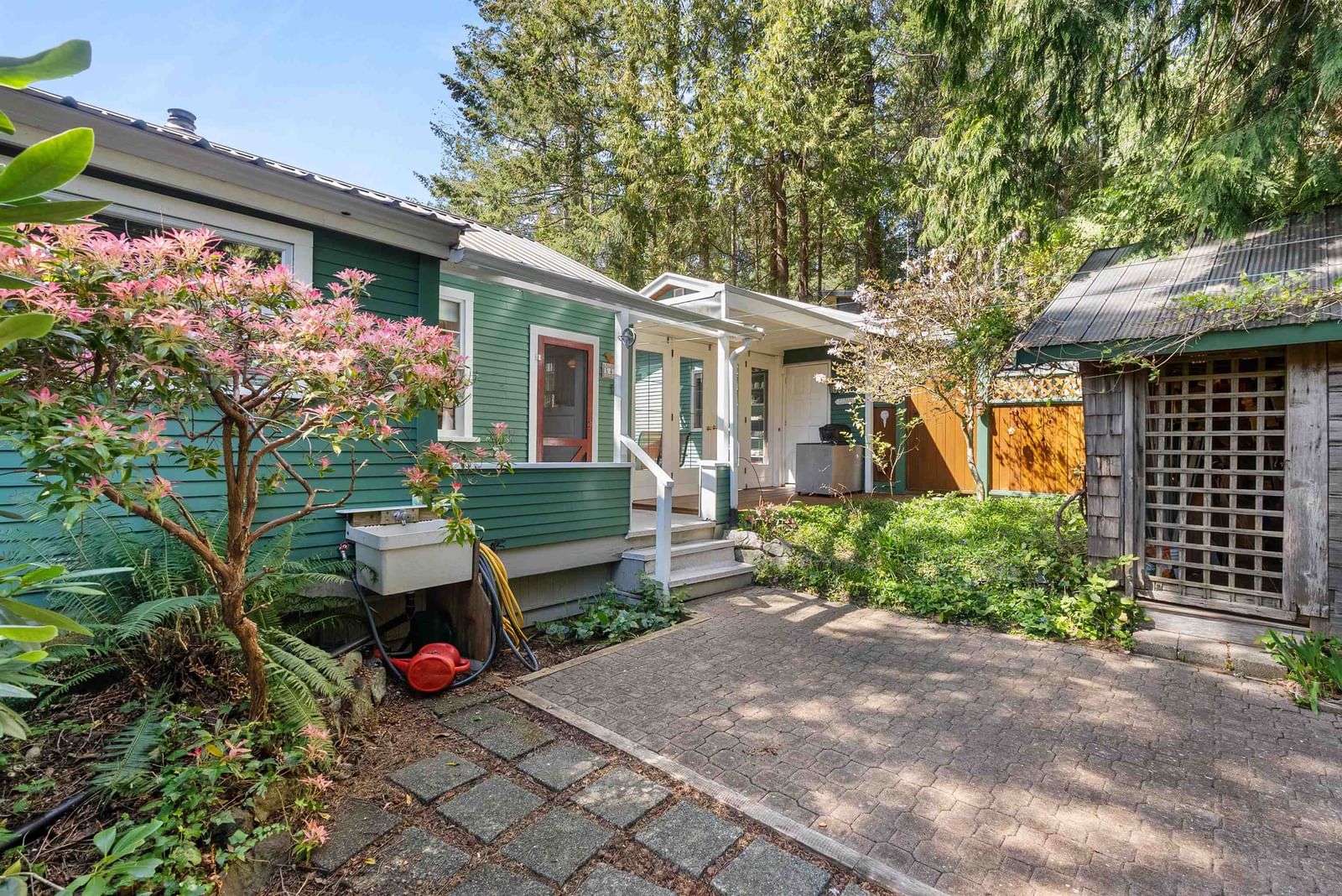 Listing Image 12
