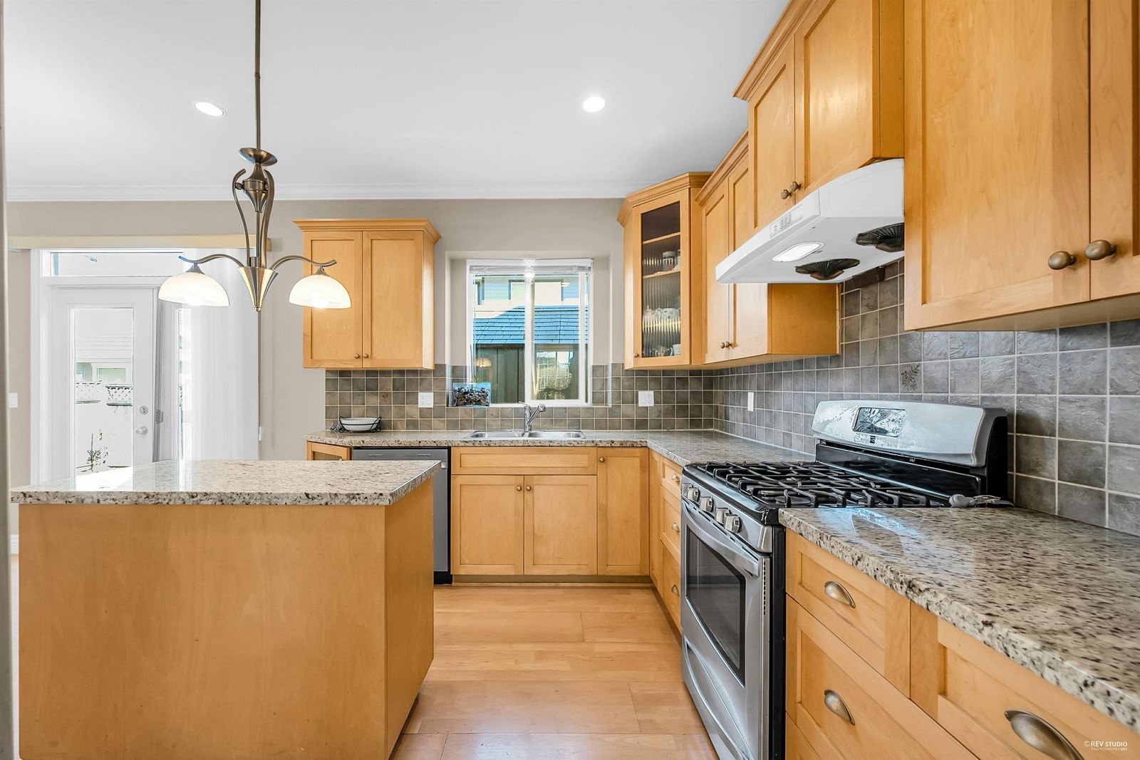 Listing Image 13