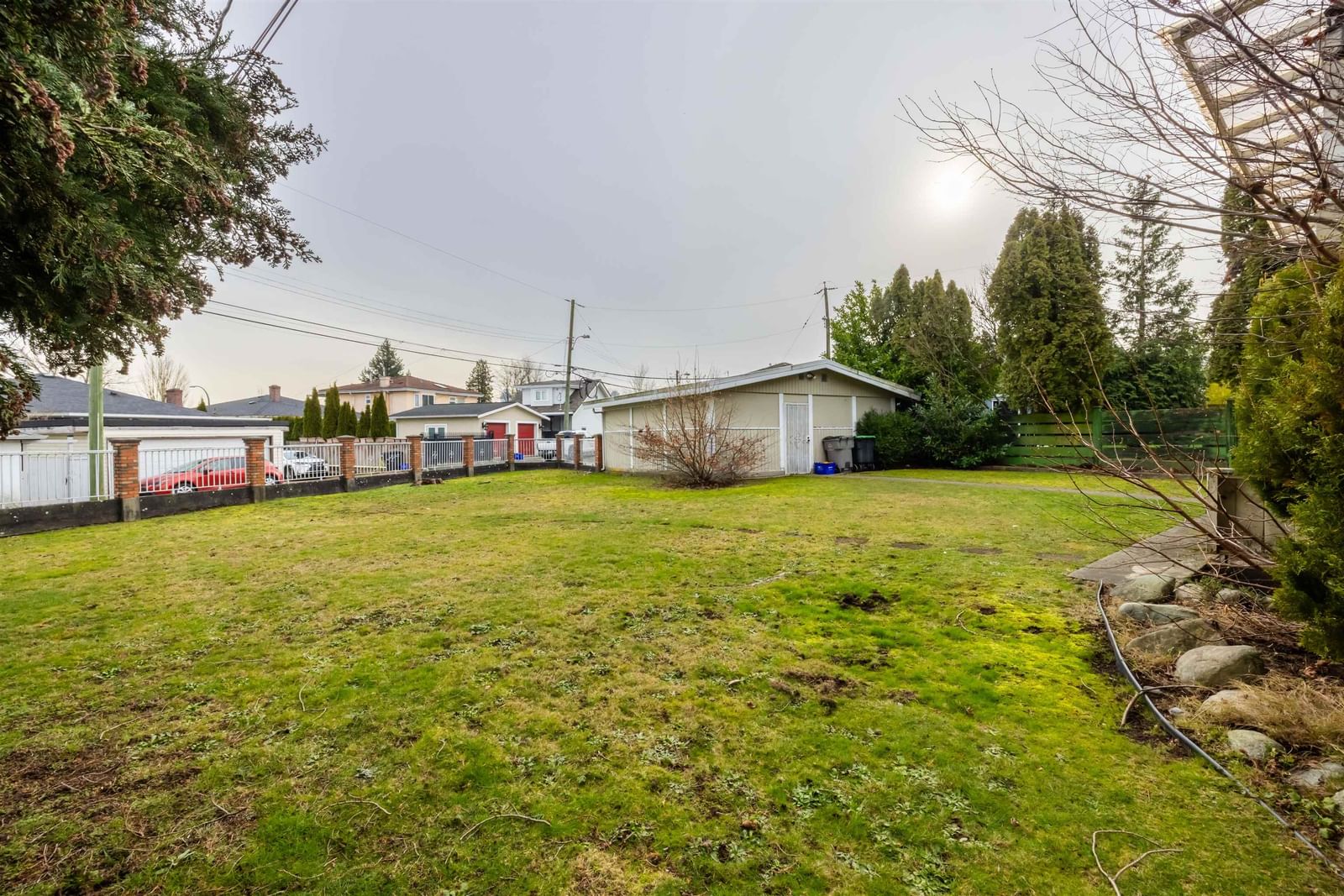 Listing Image 11