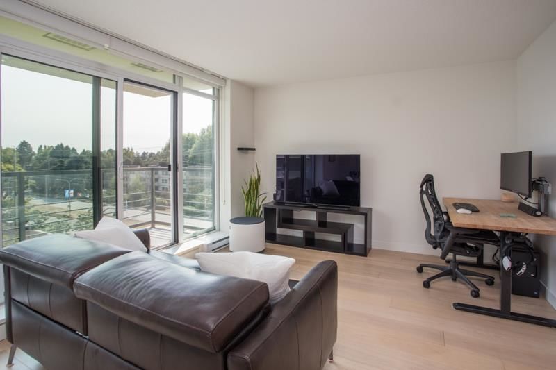 Listing Image 11
