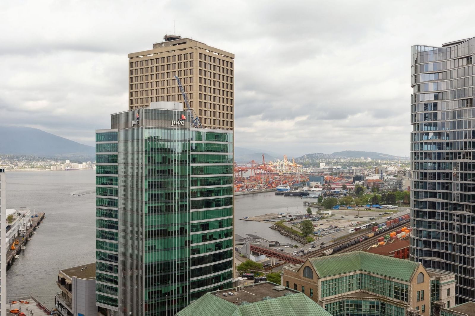 Listing Image 12