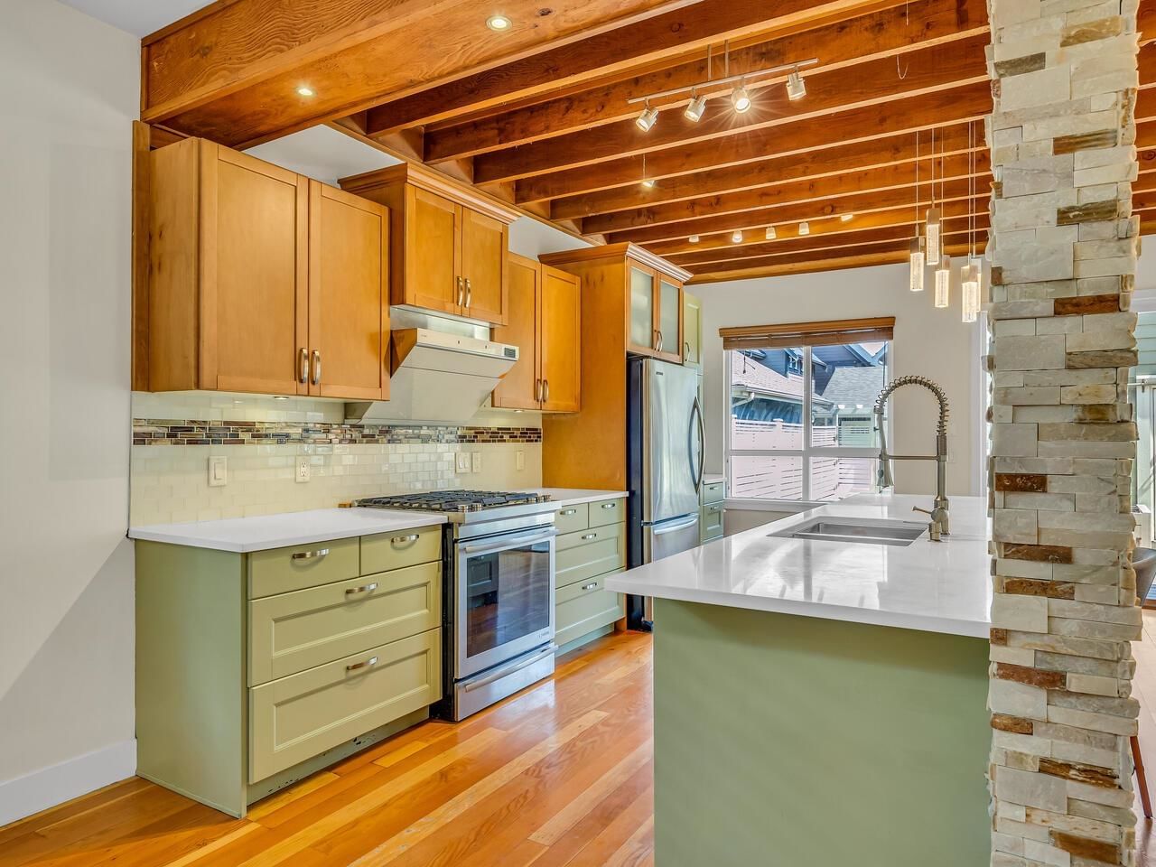 Listing Image 13