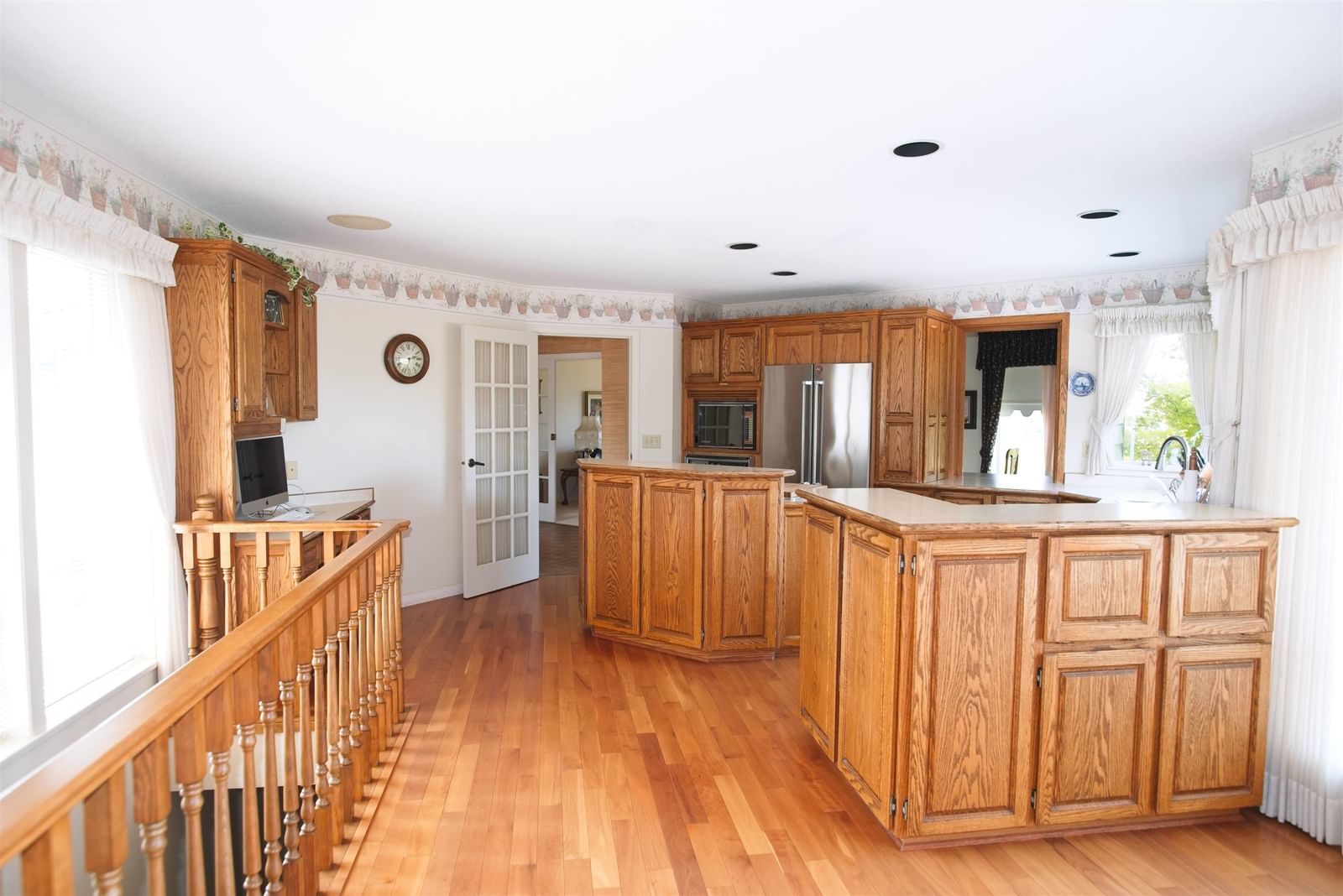 Listing Image 10