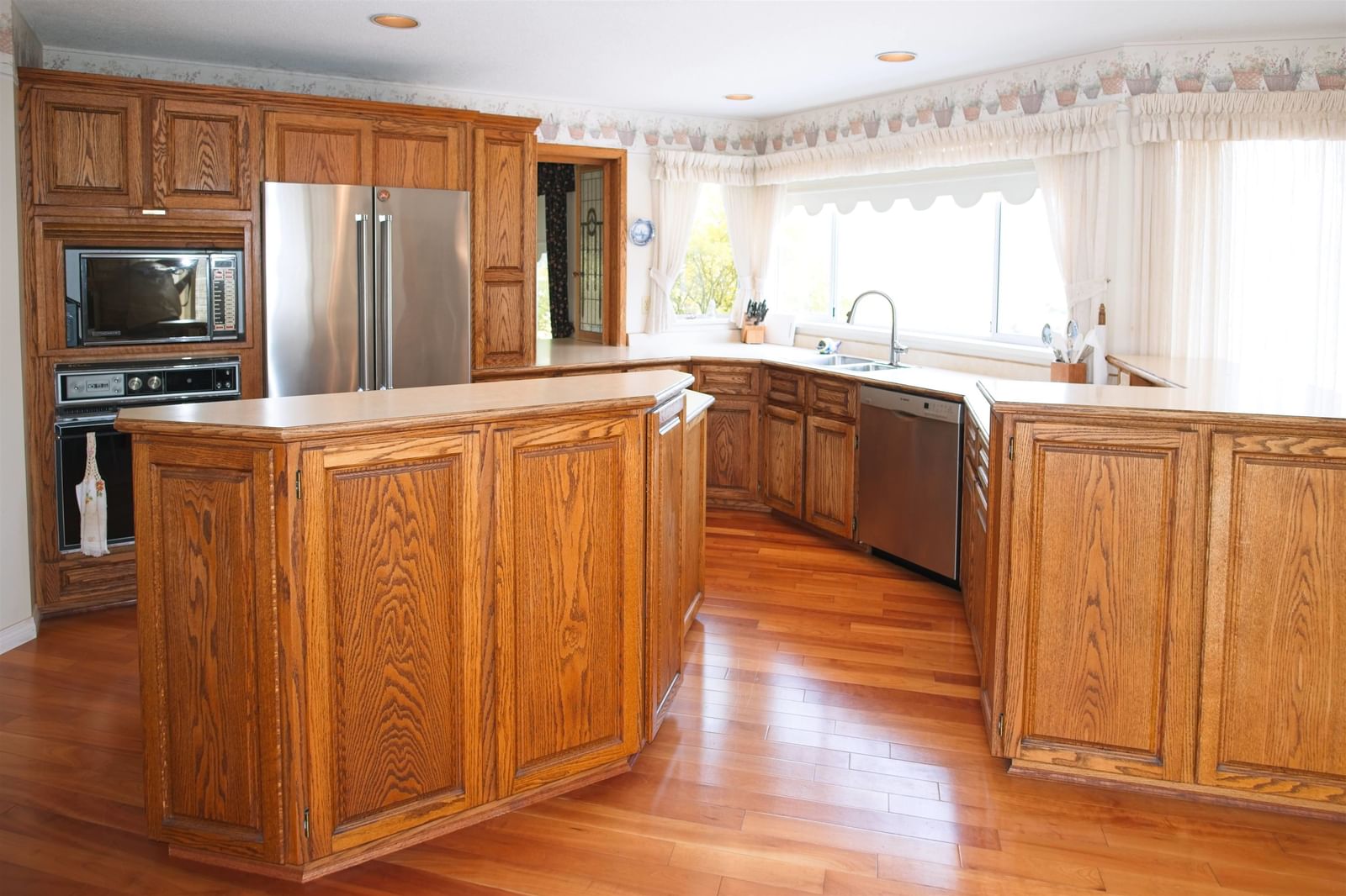 Listing Image 11