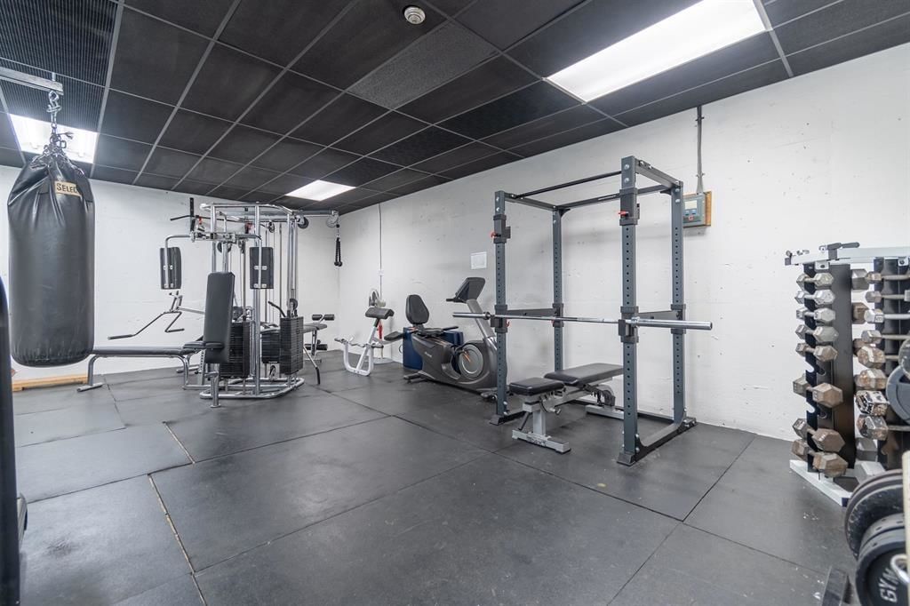 Listing Image 10