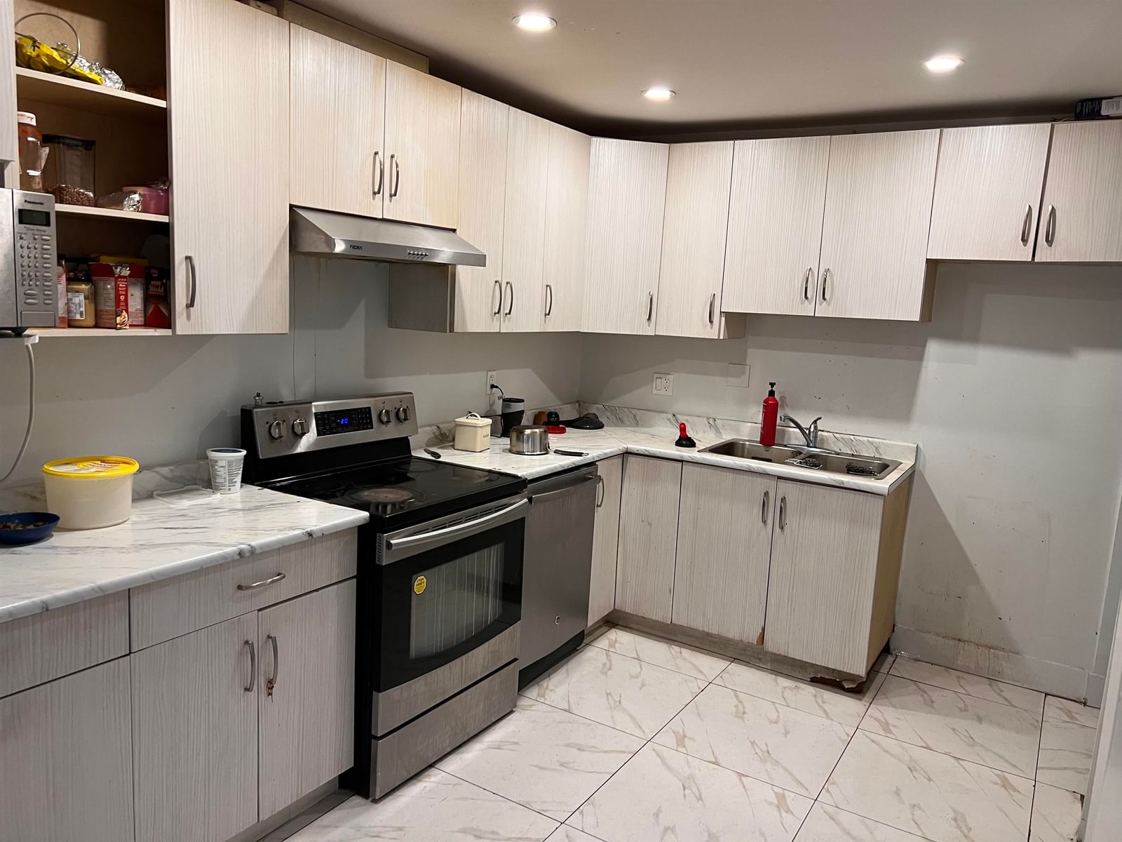 Listing Image 10