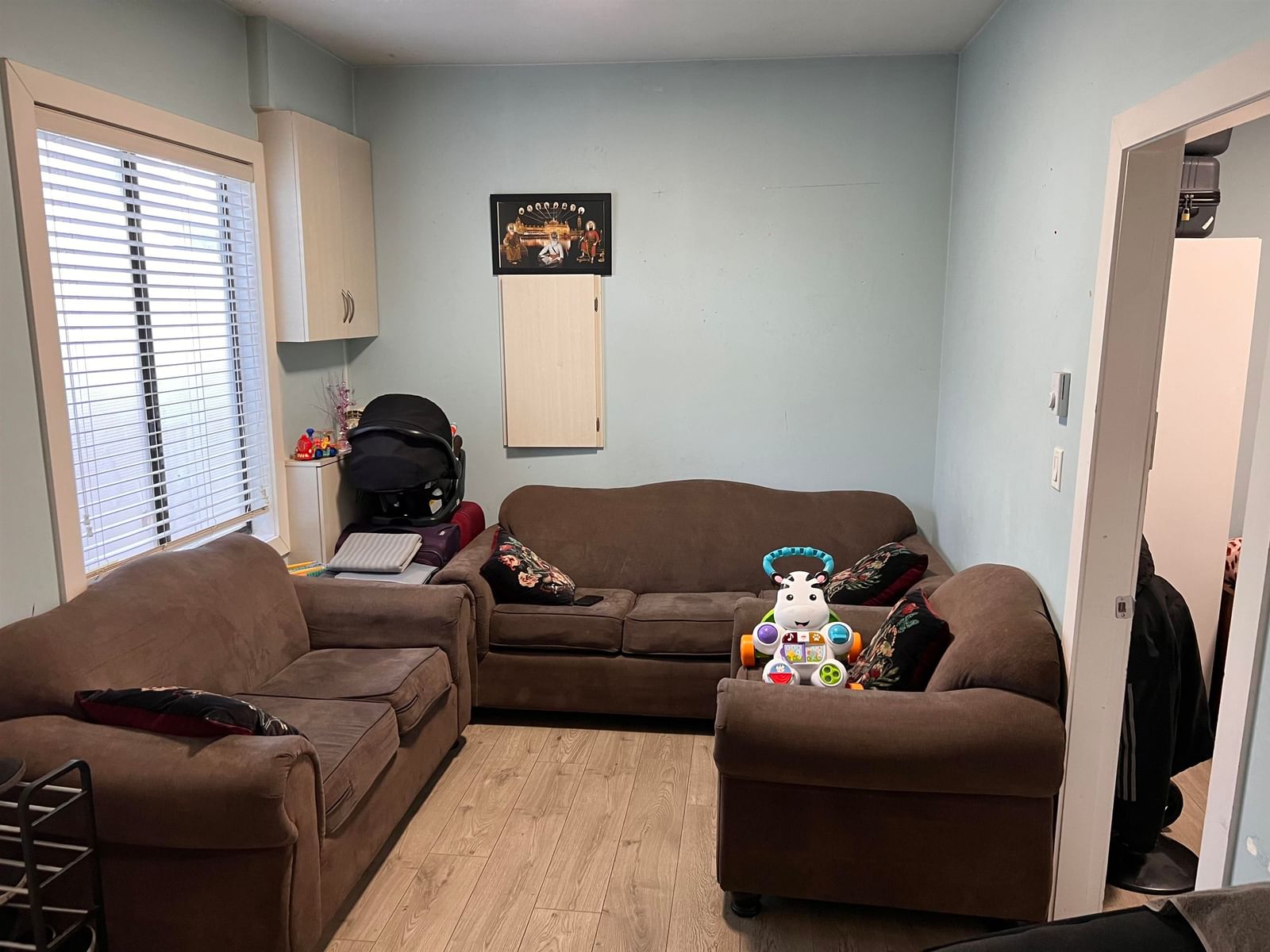 Listing Image 6