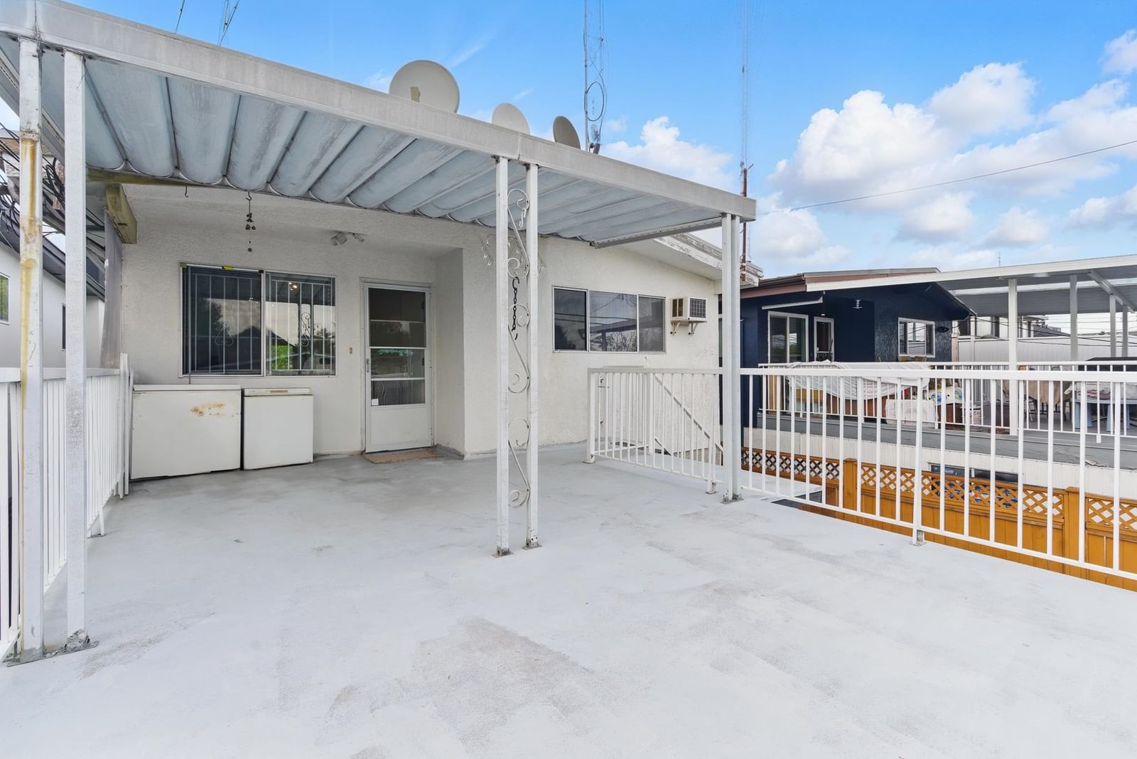 Listing Image 14