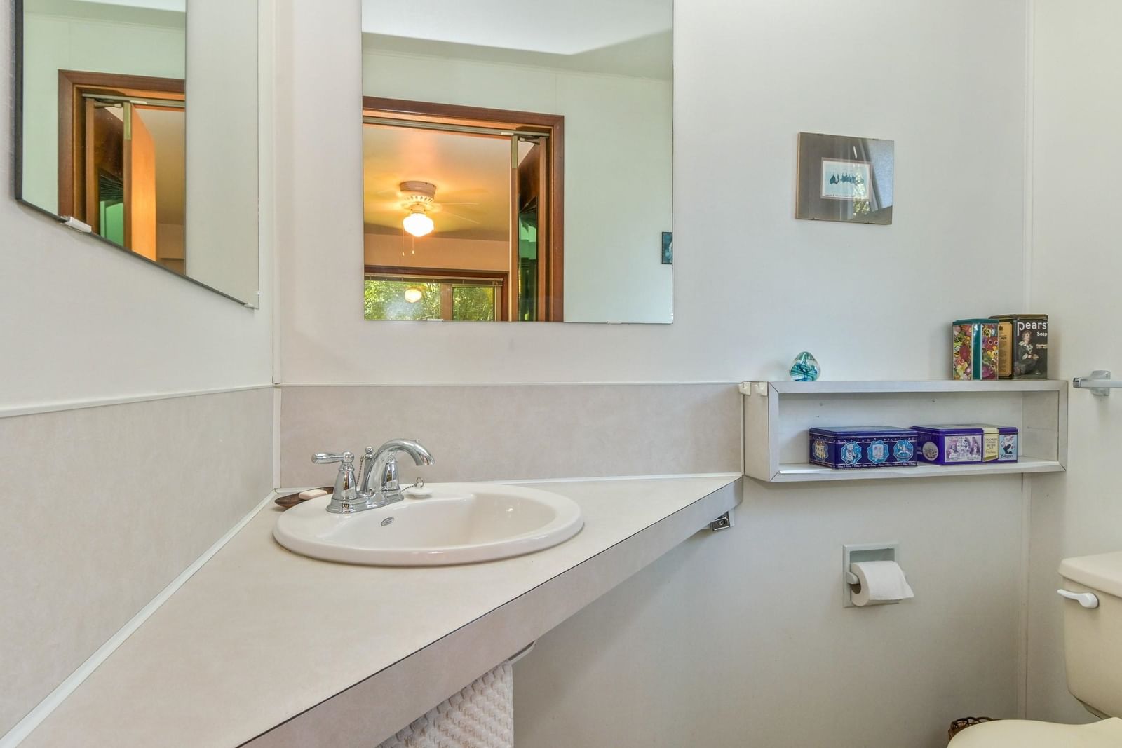 Listing Image 12