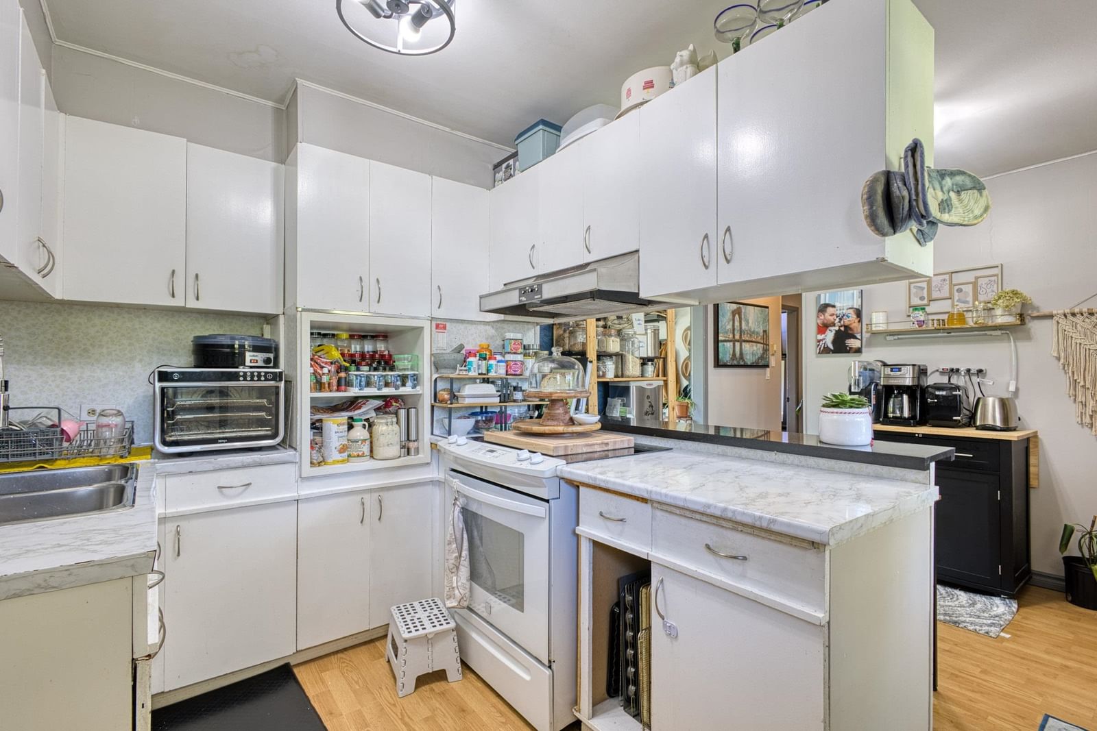 Listing Image 12
