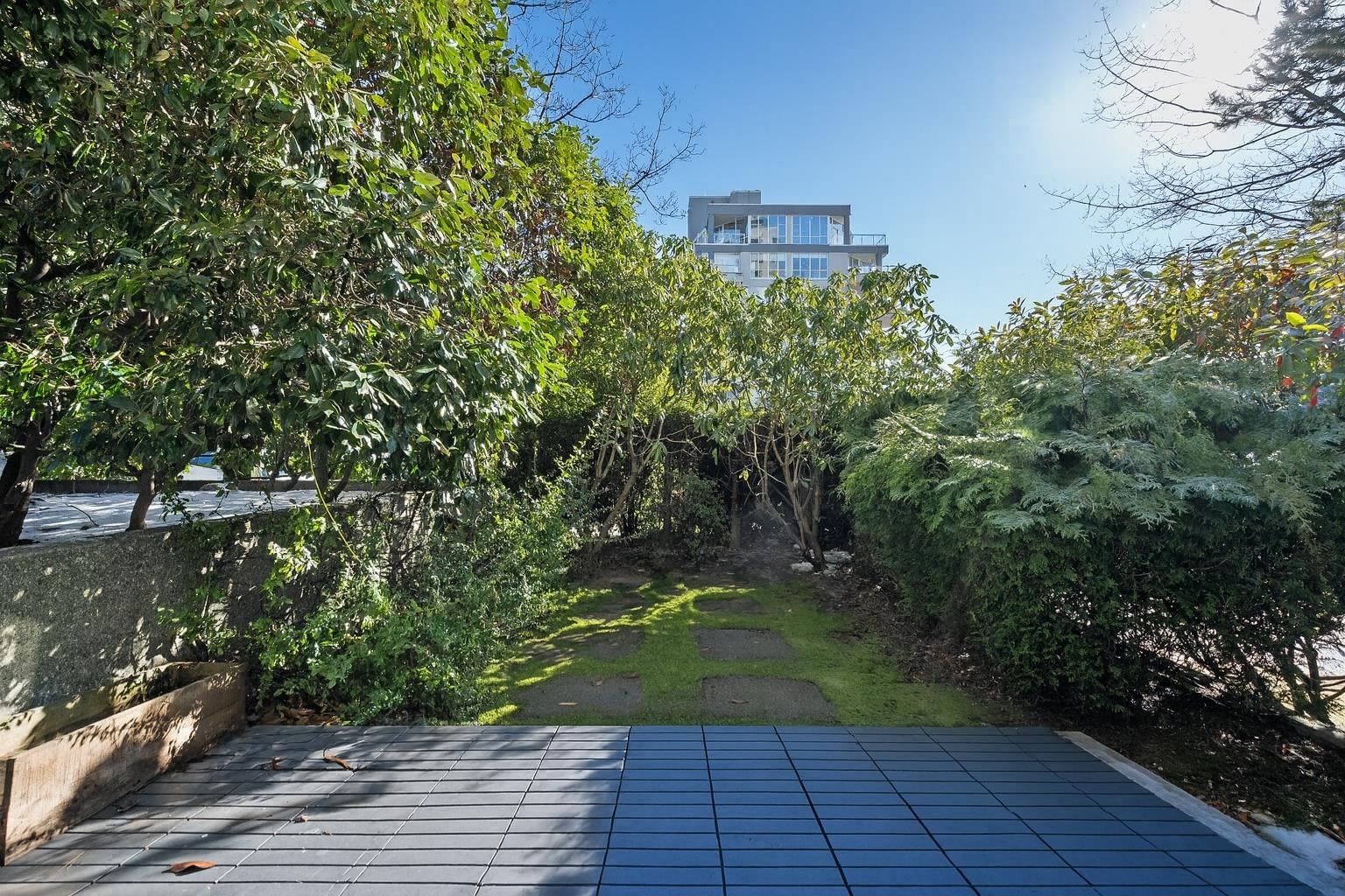 Listing Image 9