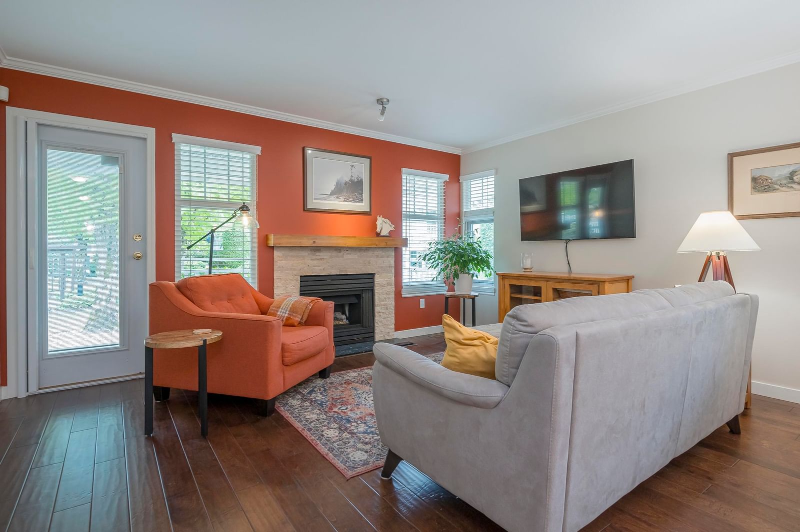 Listing Image 12
