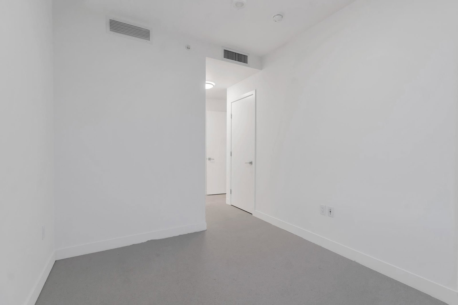 Listing Image 26