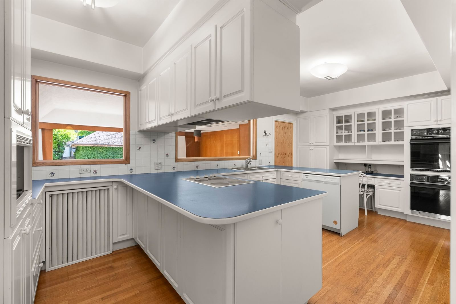 Listing Image 14