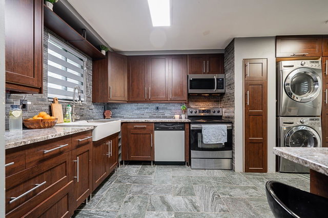 71 - 8555 King George Boulevard