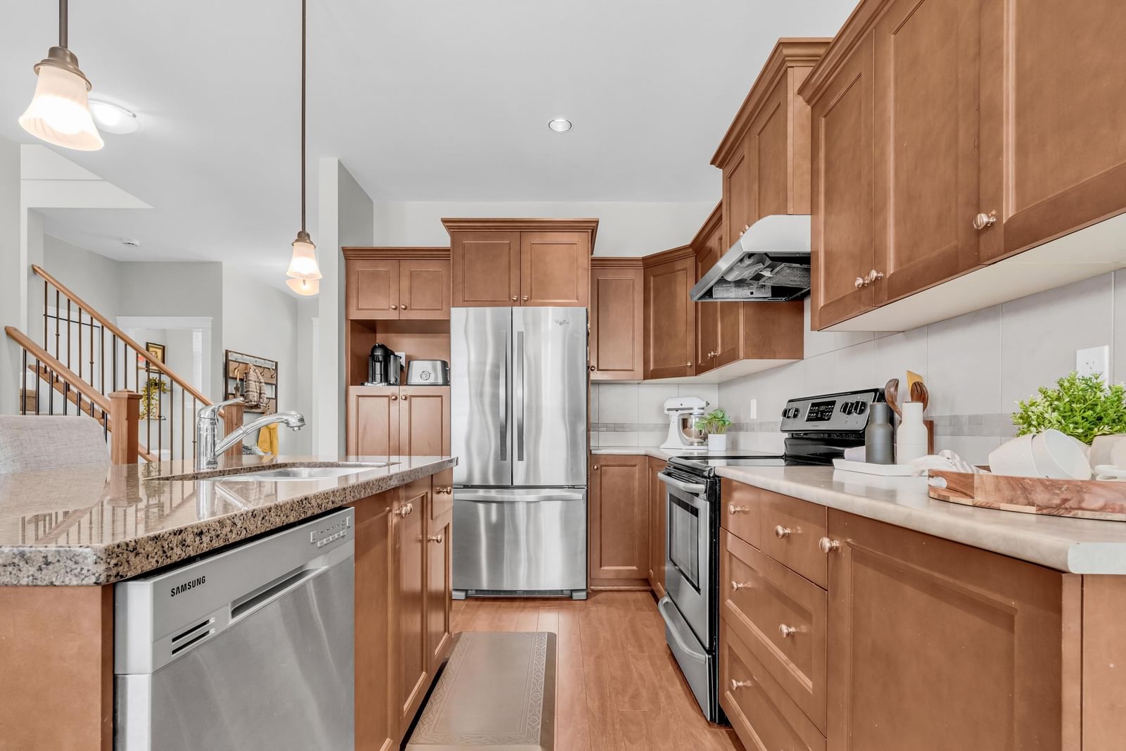 Listing Image 10
