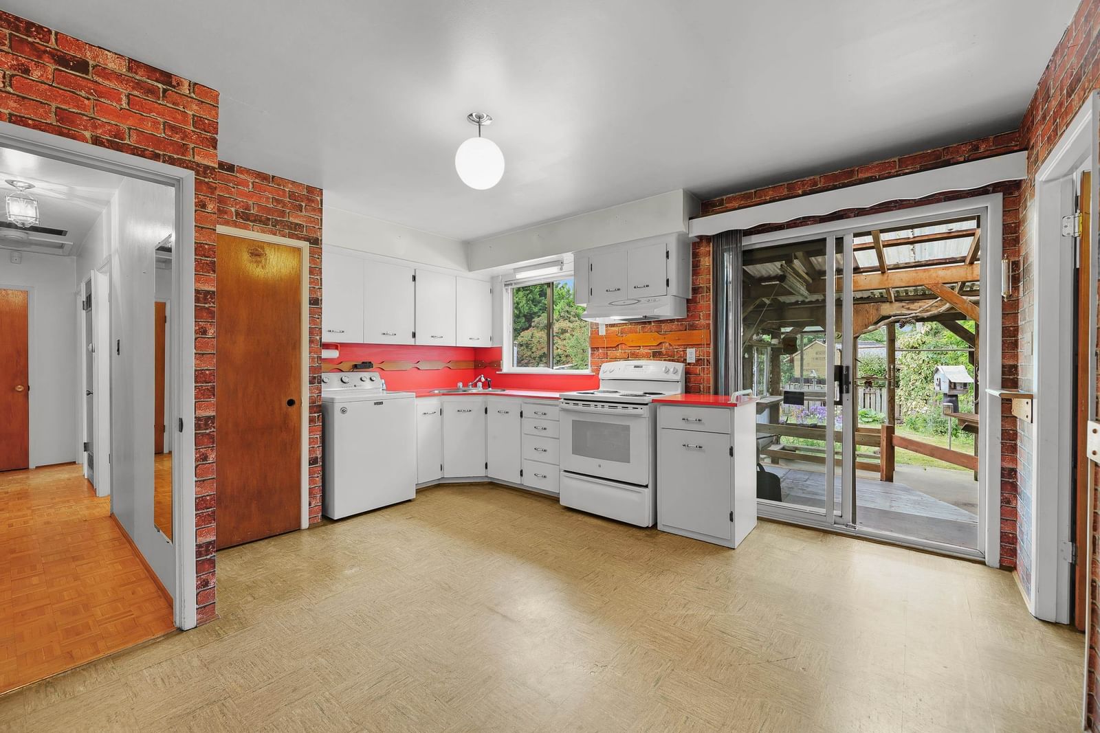 Listing Image 12