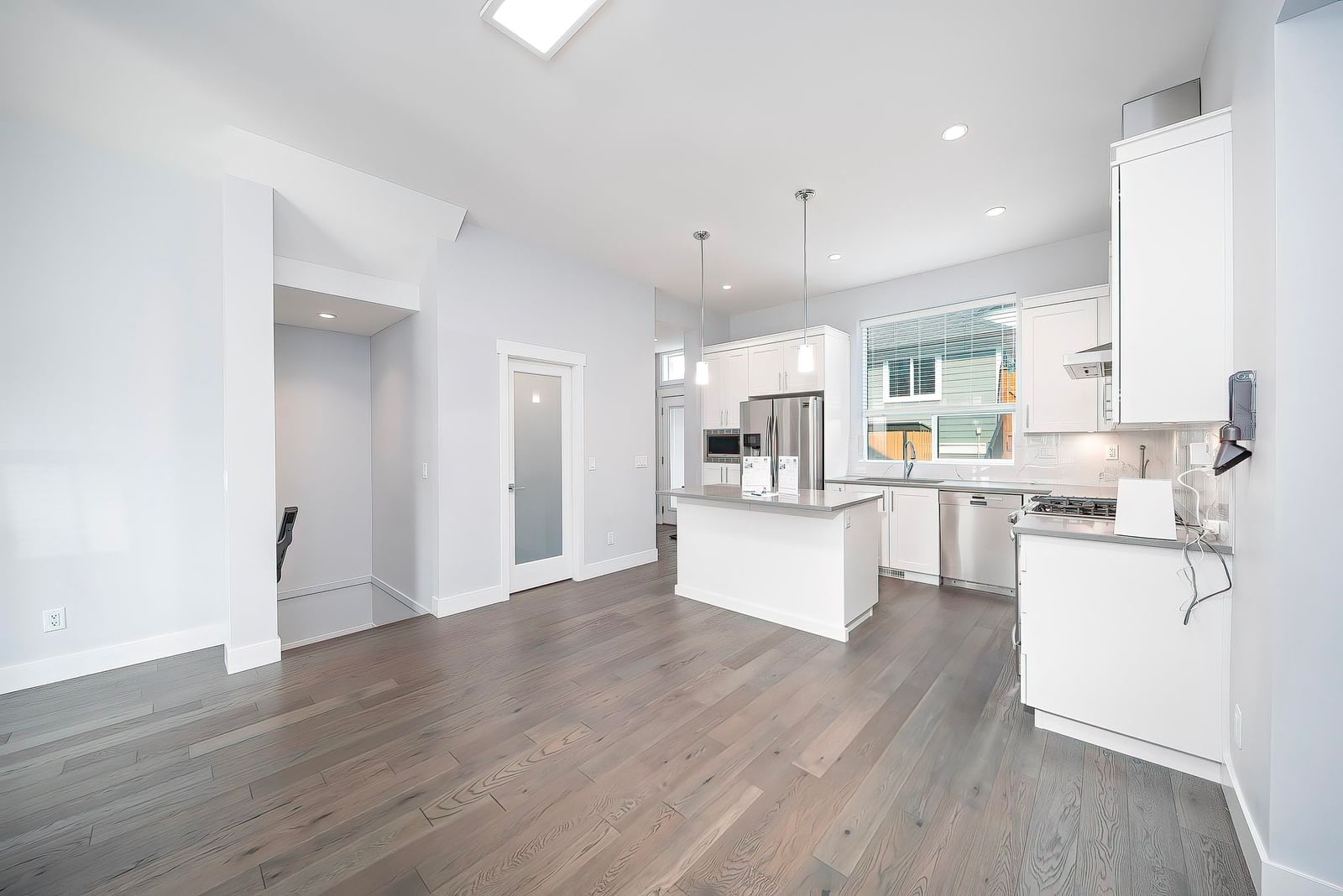 Listing Image 19